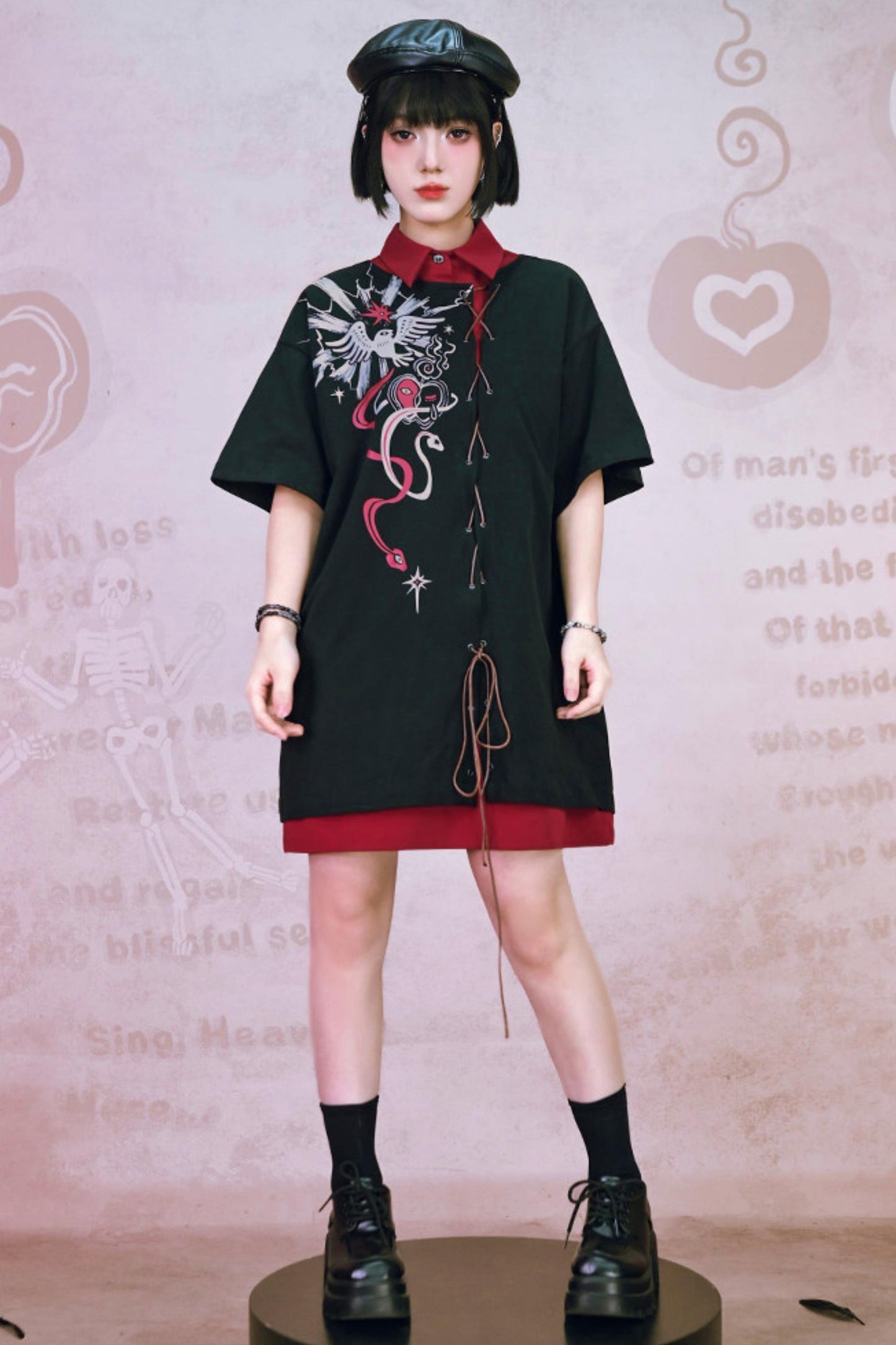 Dekadentes neogotisches T-Shirt-Kleid