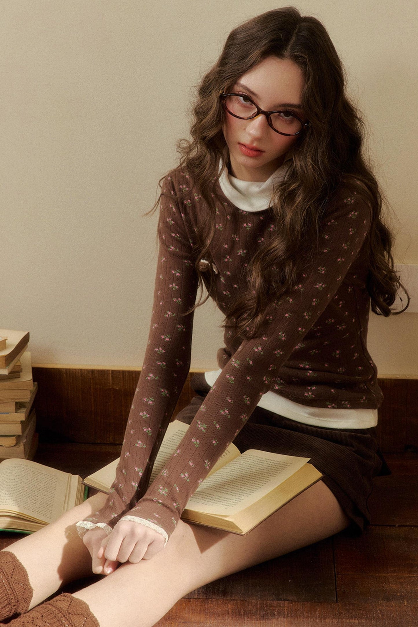 フローラルタイトタートルネックトップス