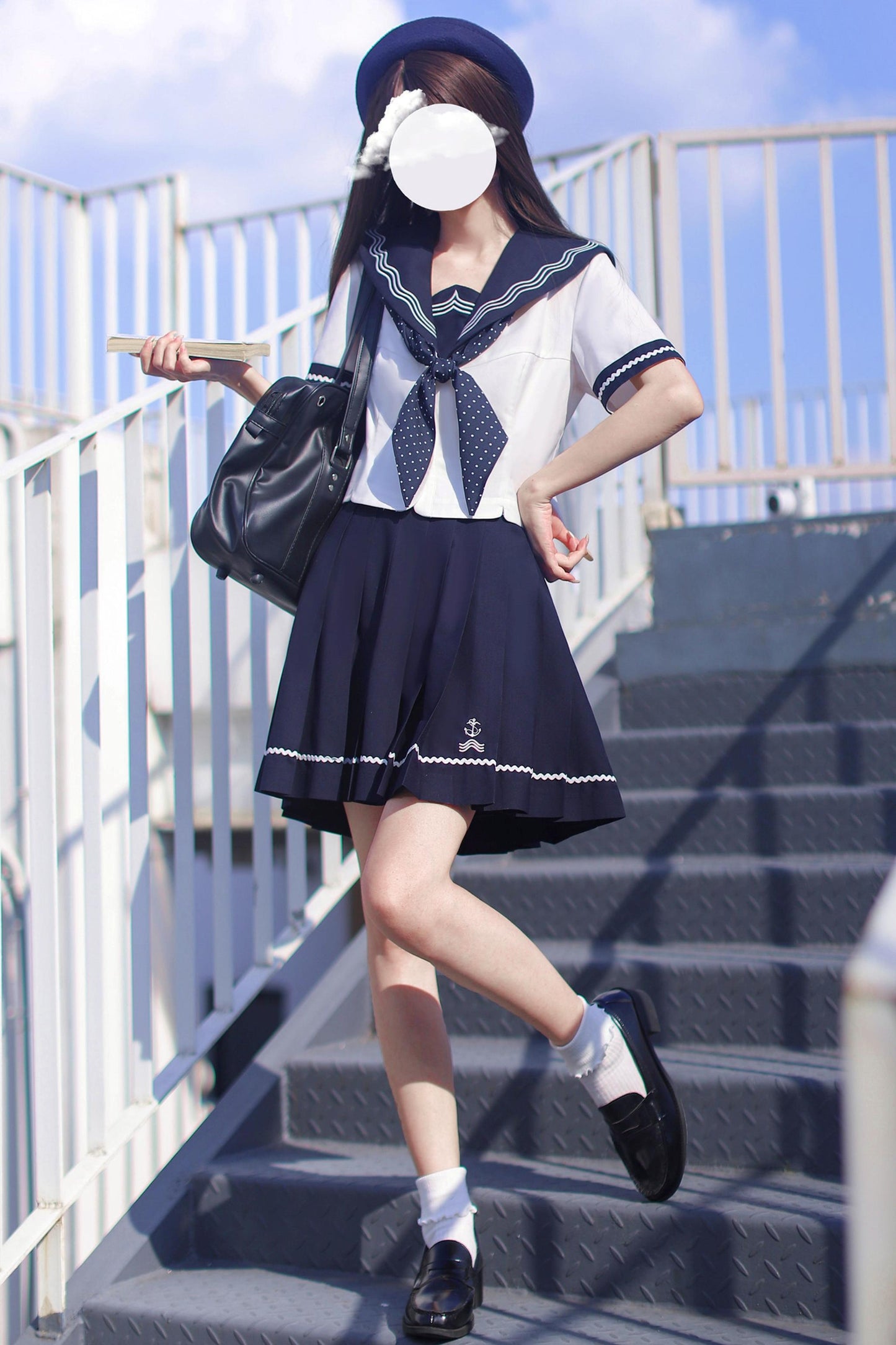 Sommerliches Matrosenoberteil + Rock + Schleifen-Accessoire