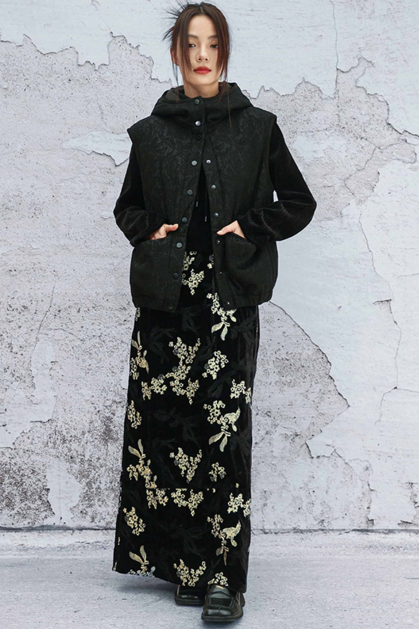 ブラックアンドゴールドベルベットスカート