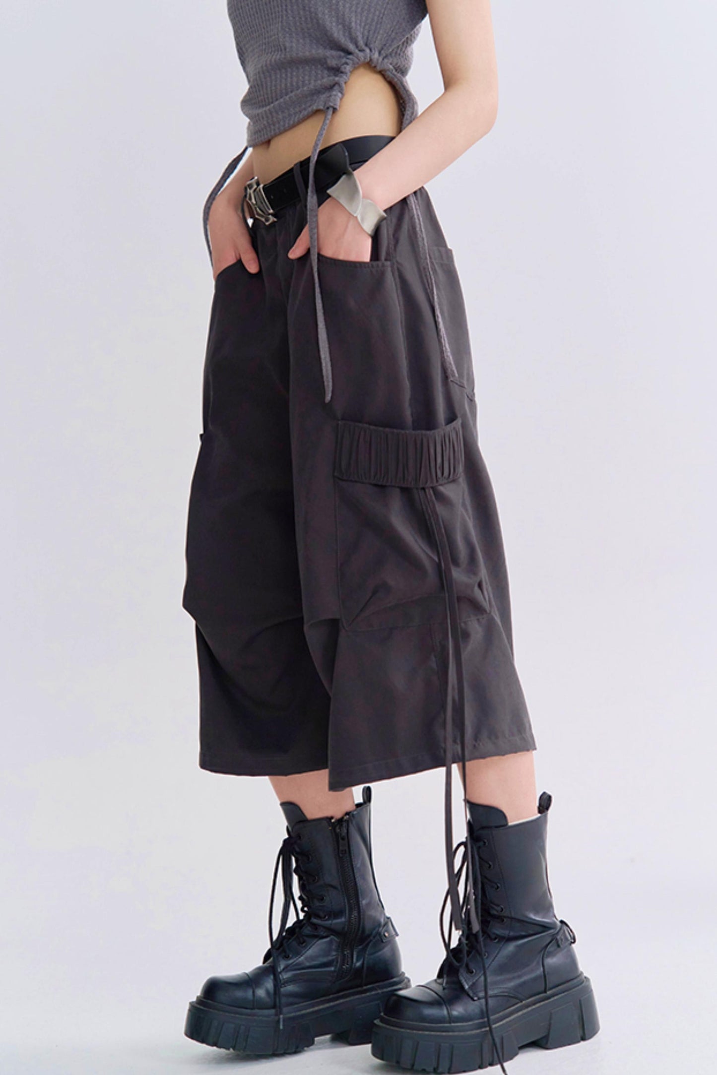 ルーズフィットクロップドカーゴトラウザーズパンツ