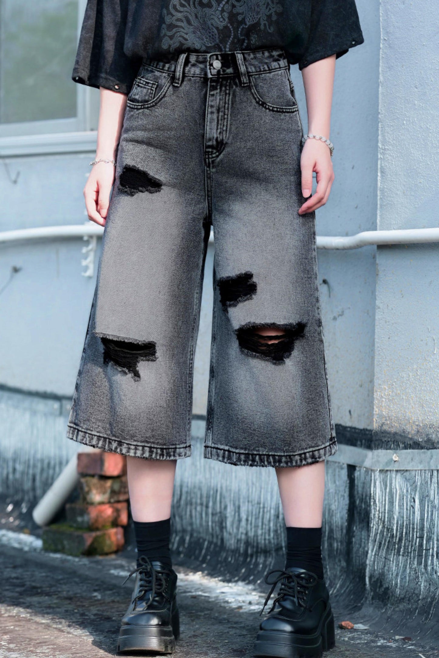 Ruins Street Distressed Denim Pants
