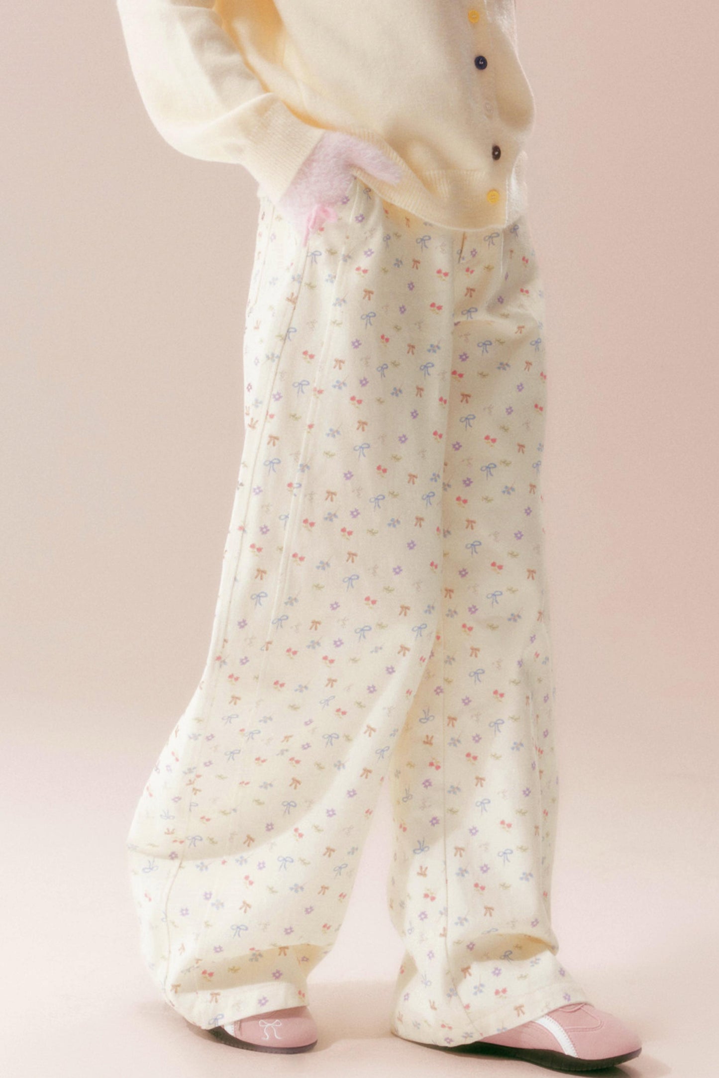 バタフライウィスパーズフローラルパンツ