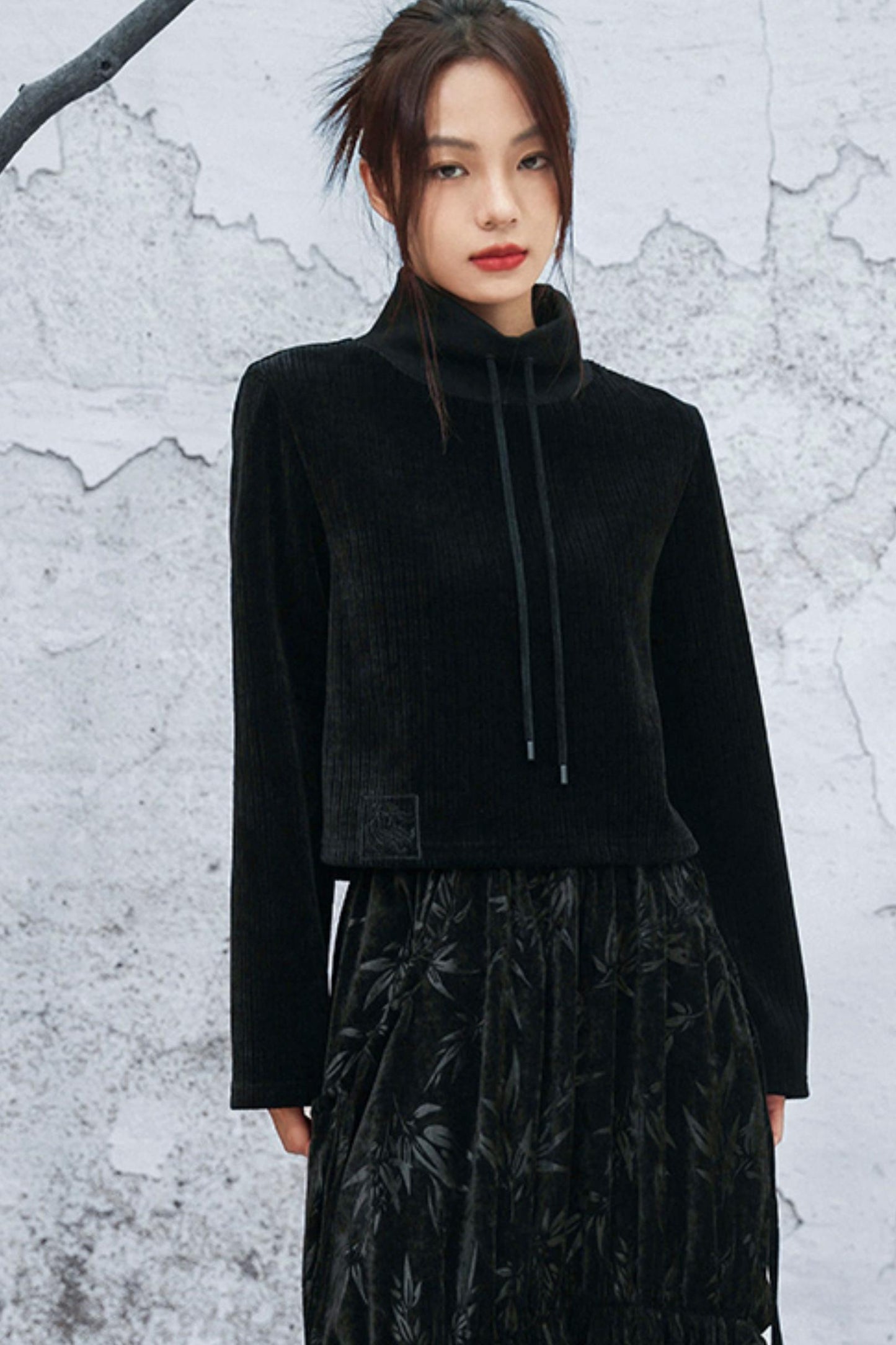 ダークモードハイネックトップス