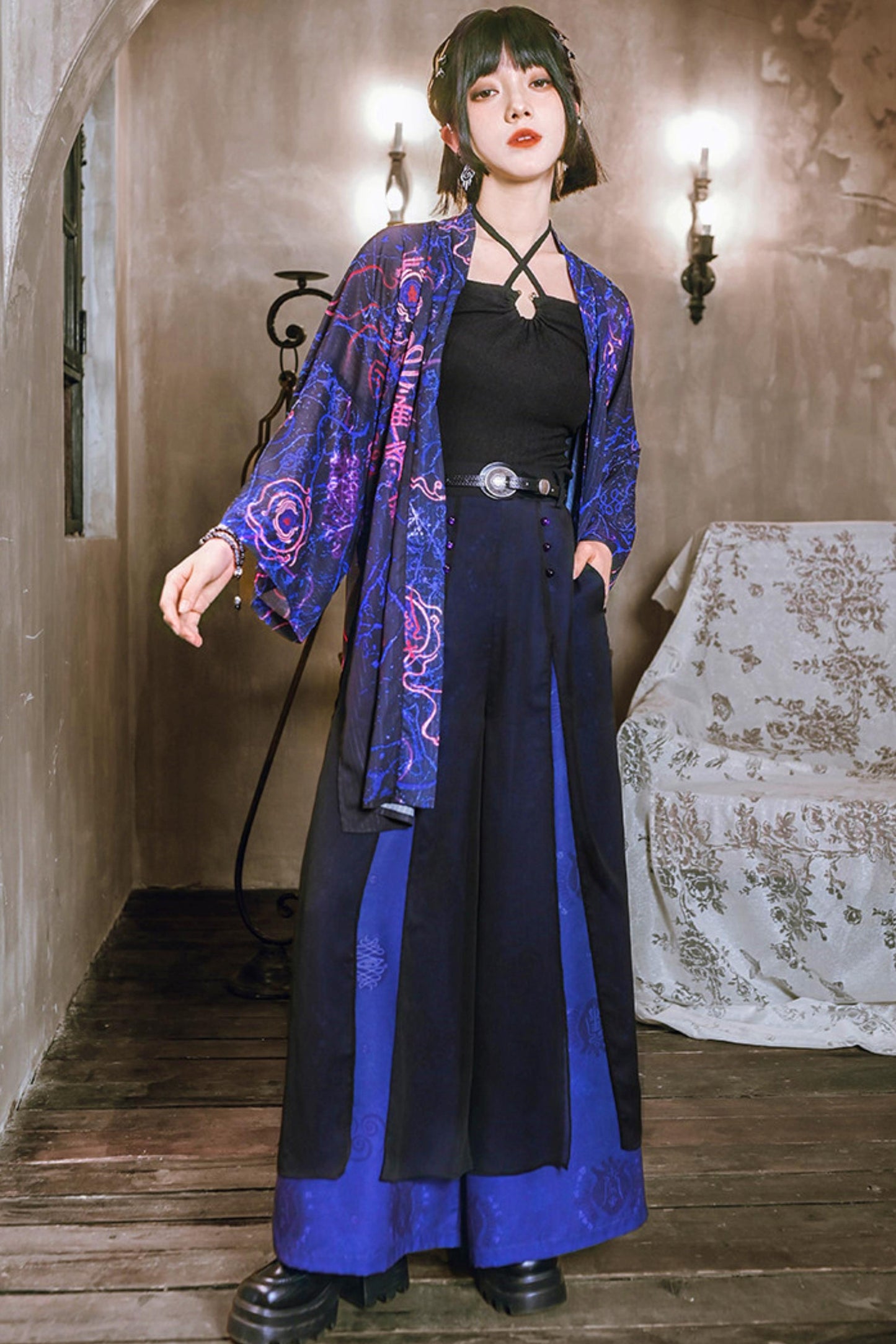 黑色纹理吊带背心