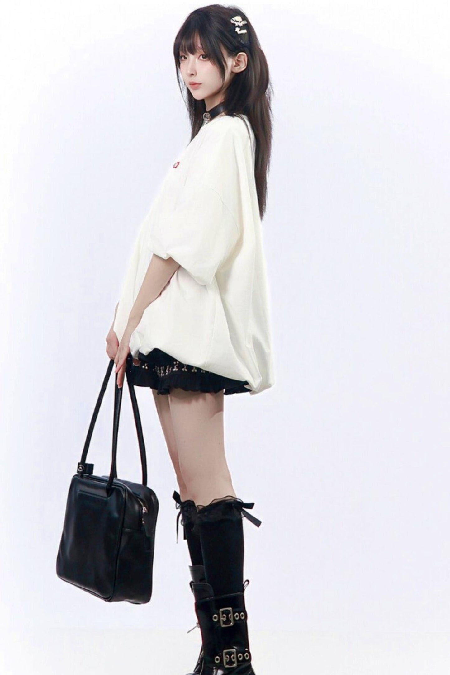 t-shirt oversize con logo mela