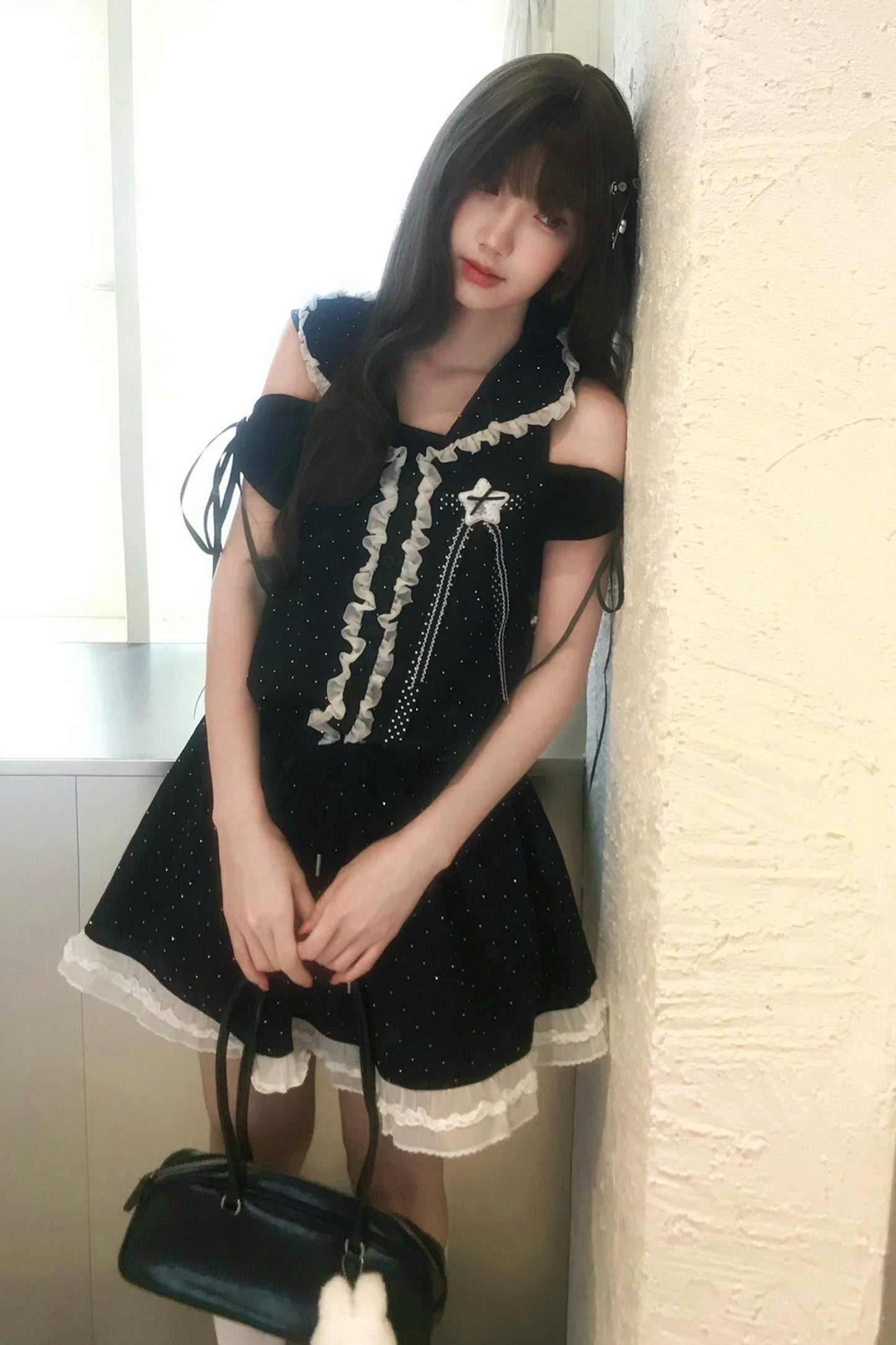 Vestido de hombros descubiertos con estrellas negras + top