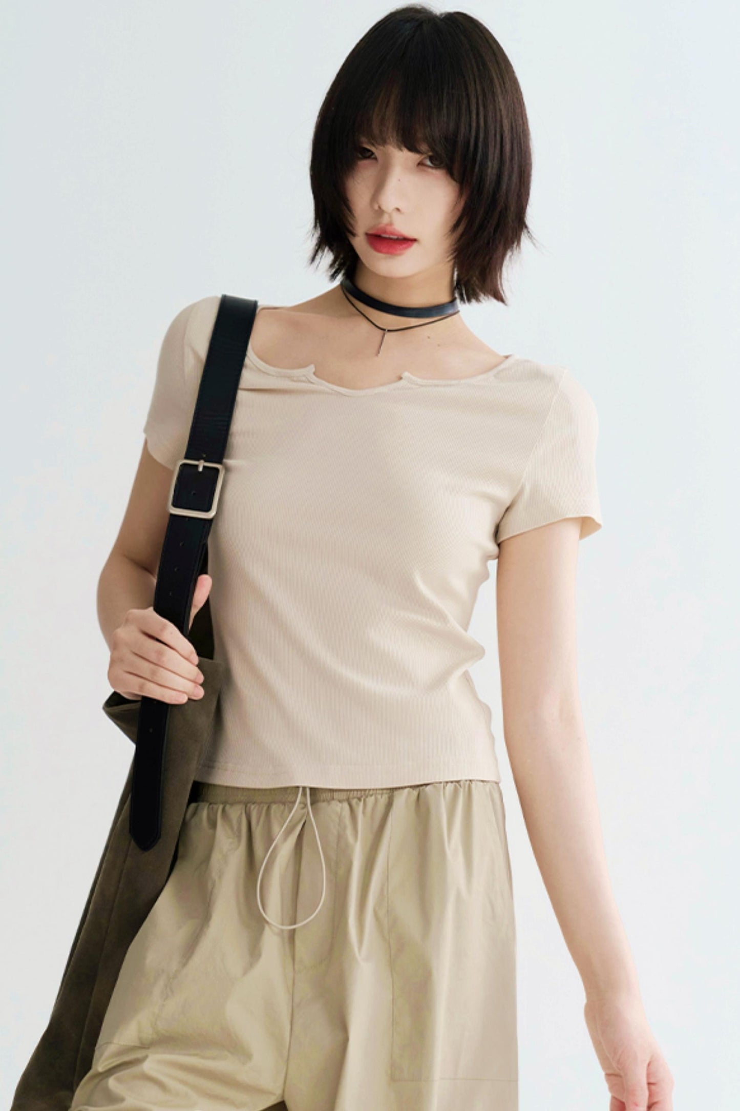 Ribbed Large Neckline Cropped Tee Shirt