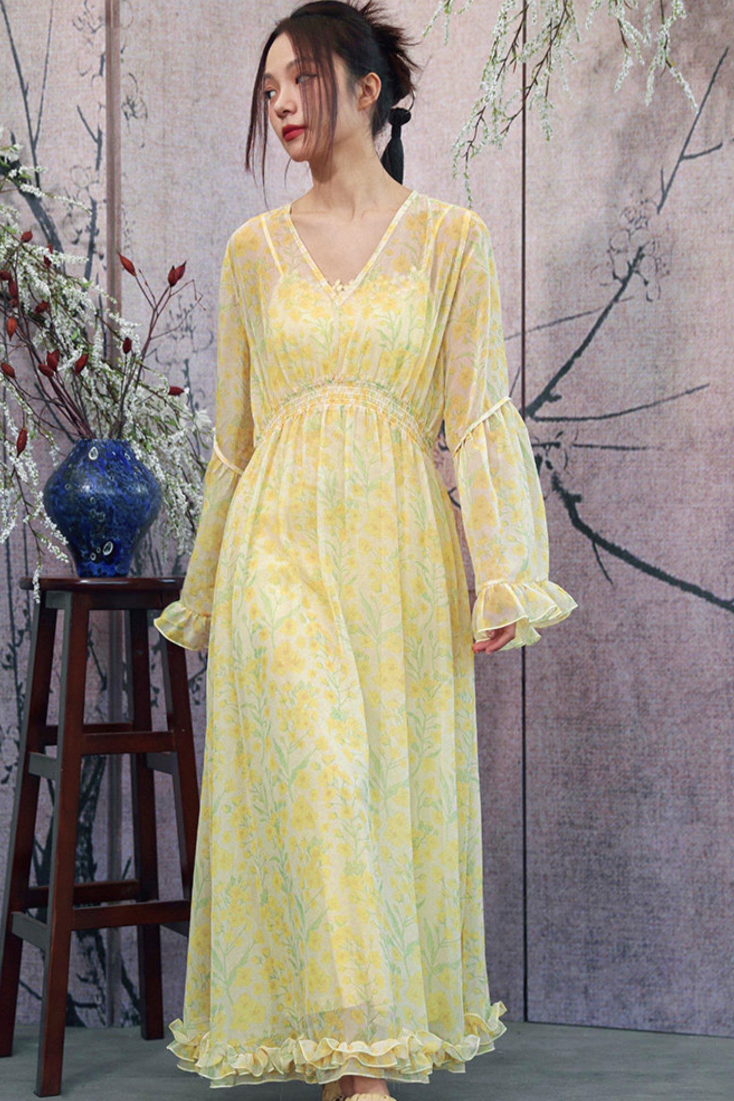 Vestido de gasa amarillo con flores