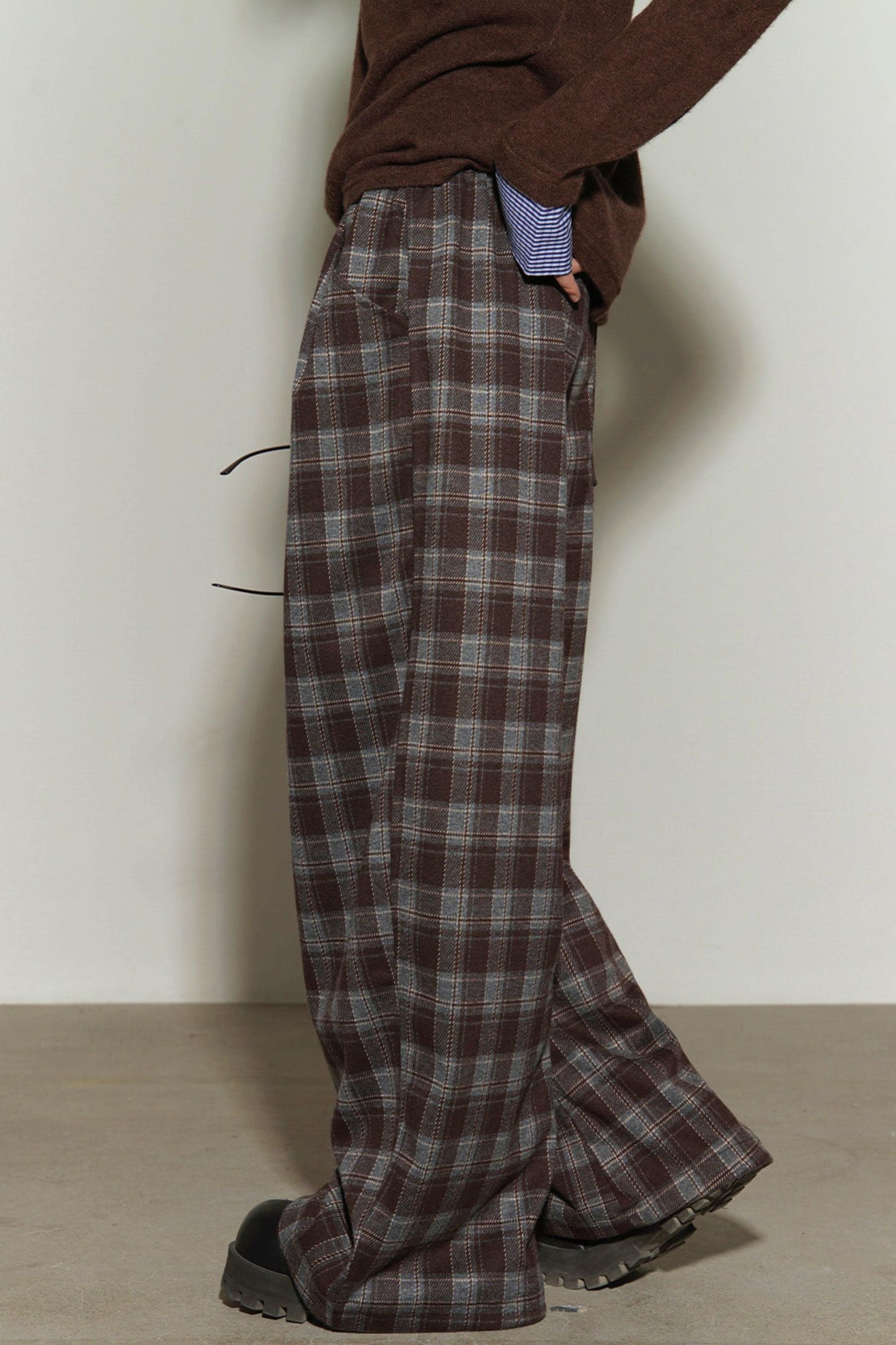 Pantalon à jambes larges et taille haute à carreaux