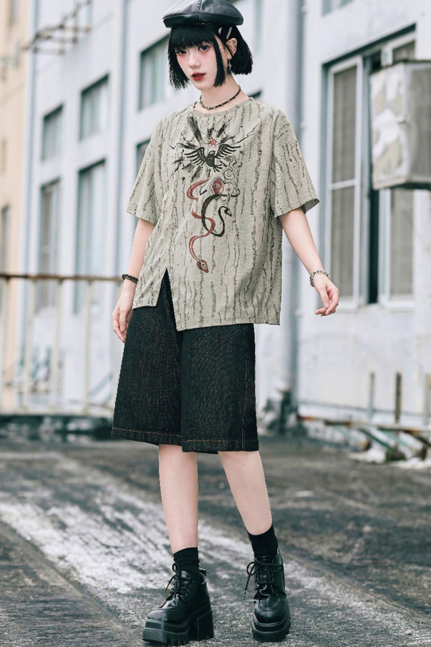 蛇と翼のサブカルTシャツ