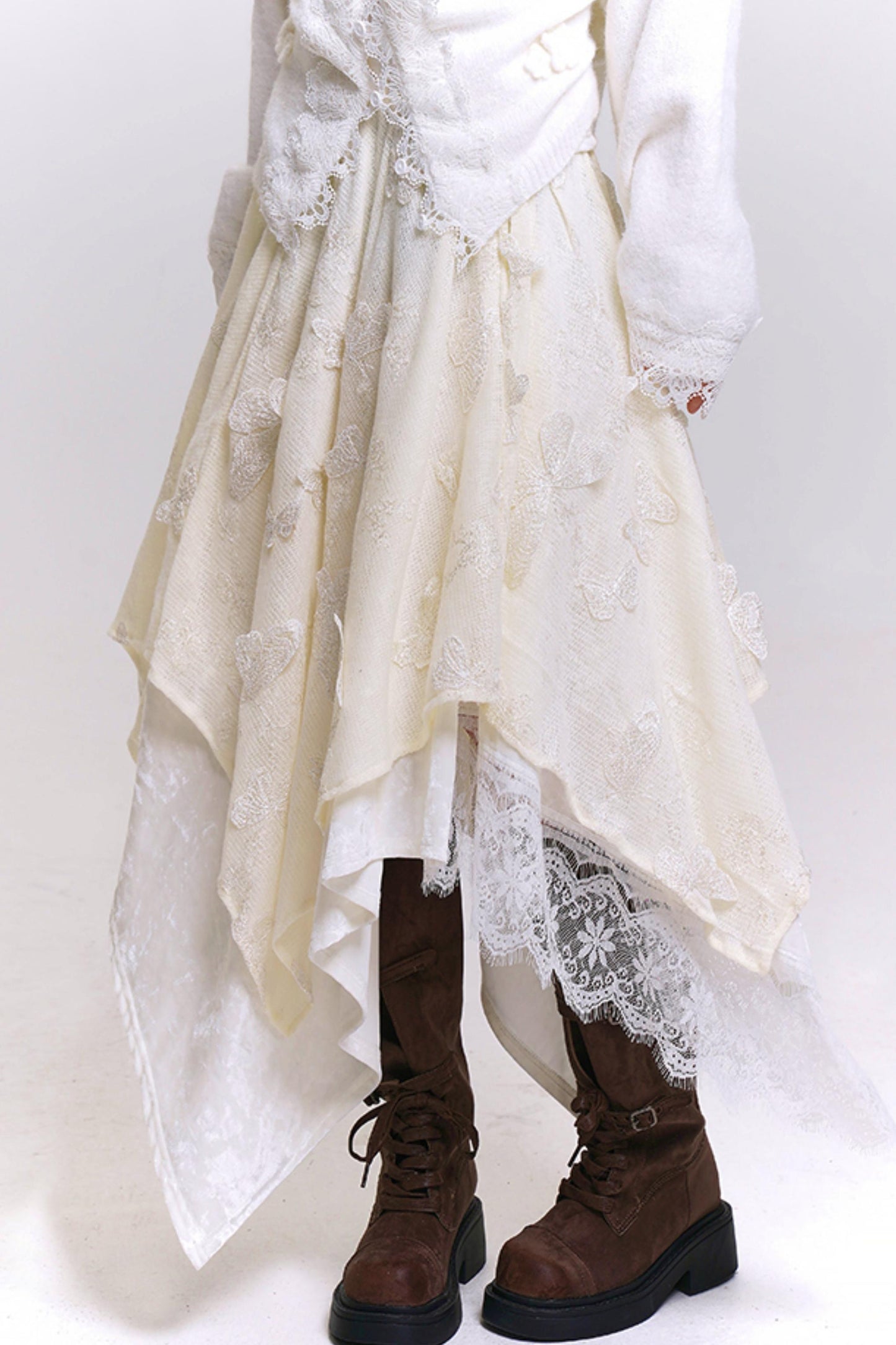 オフホワイトバタフライモチーフスカート