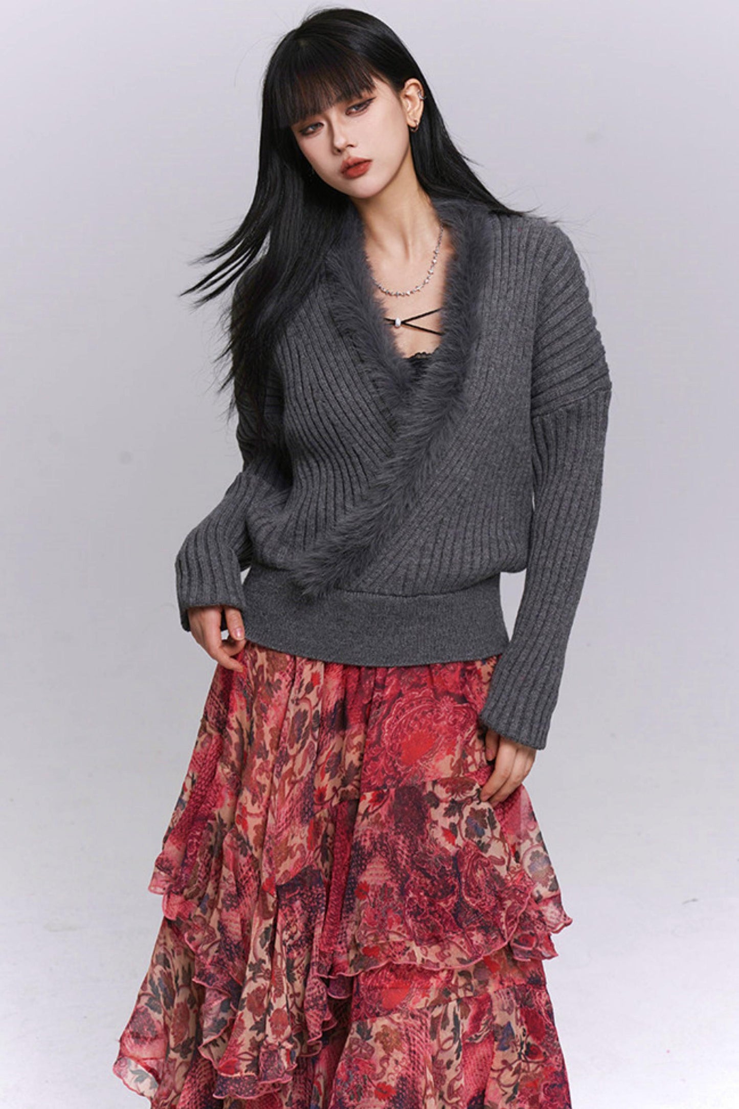 ソフトVネックニットセーター