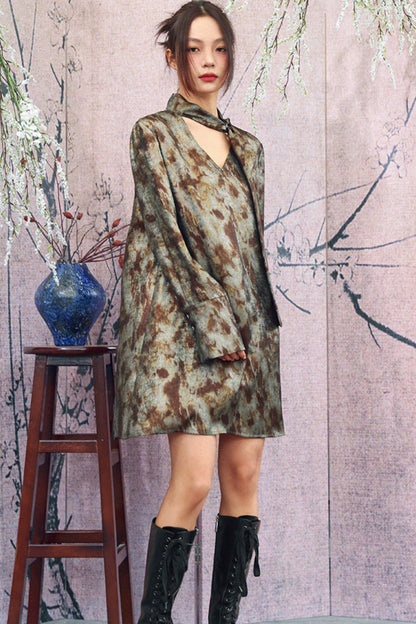 Silbergrau-Metallic-Satinbluse