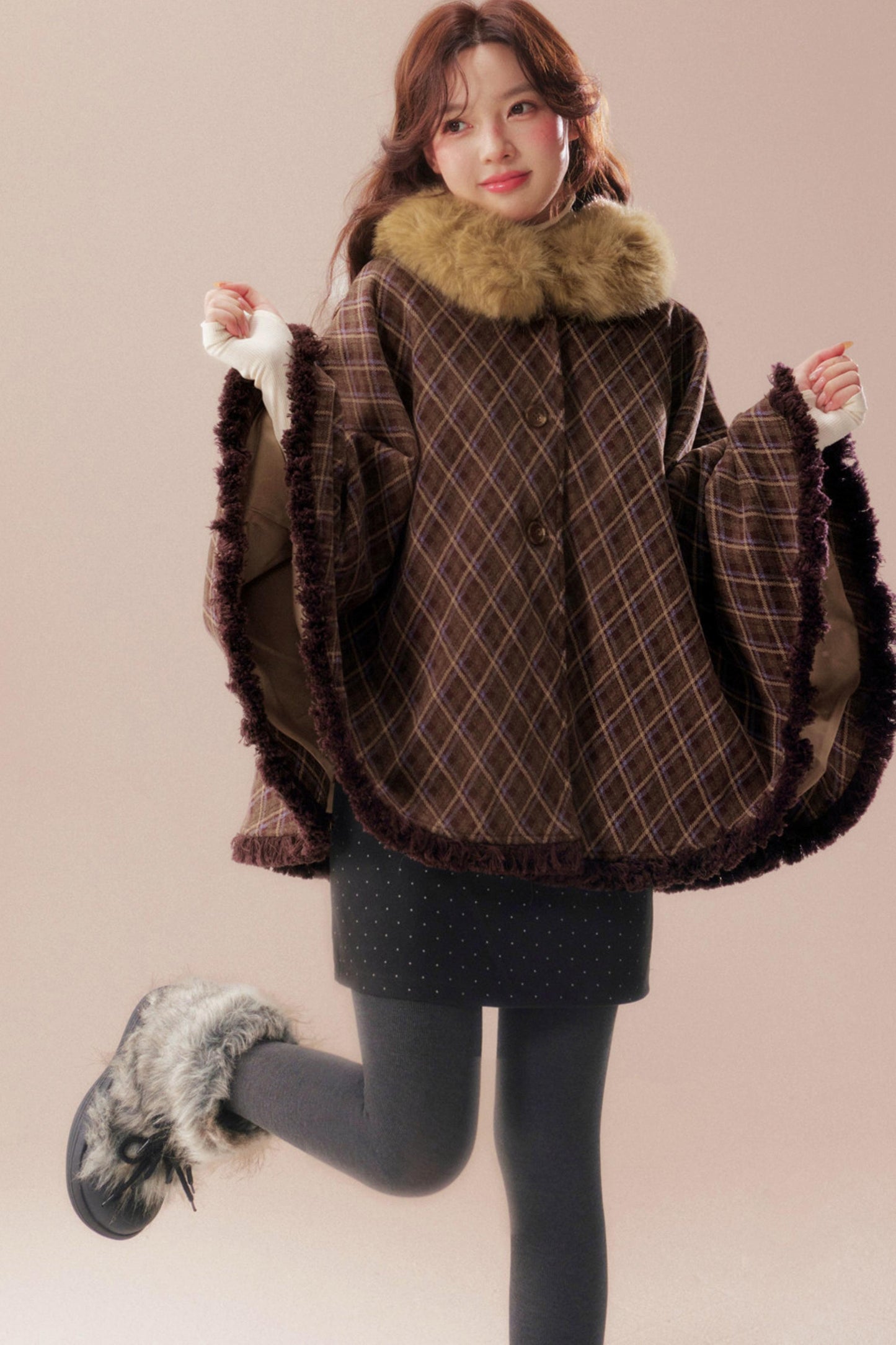 チェックファーカラーフーデッドケープ