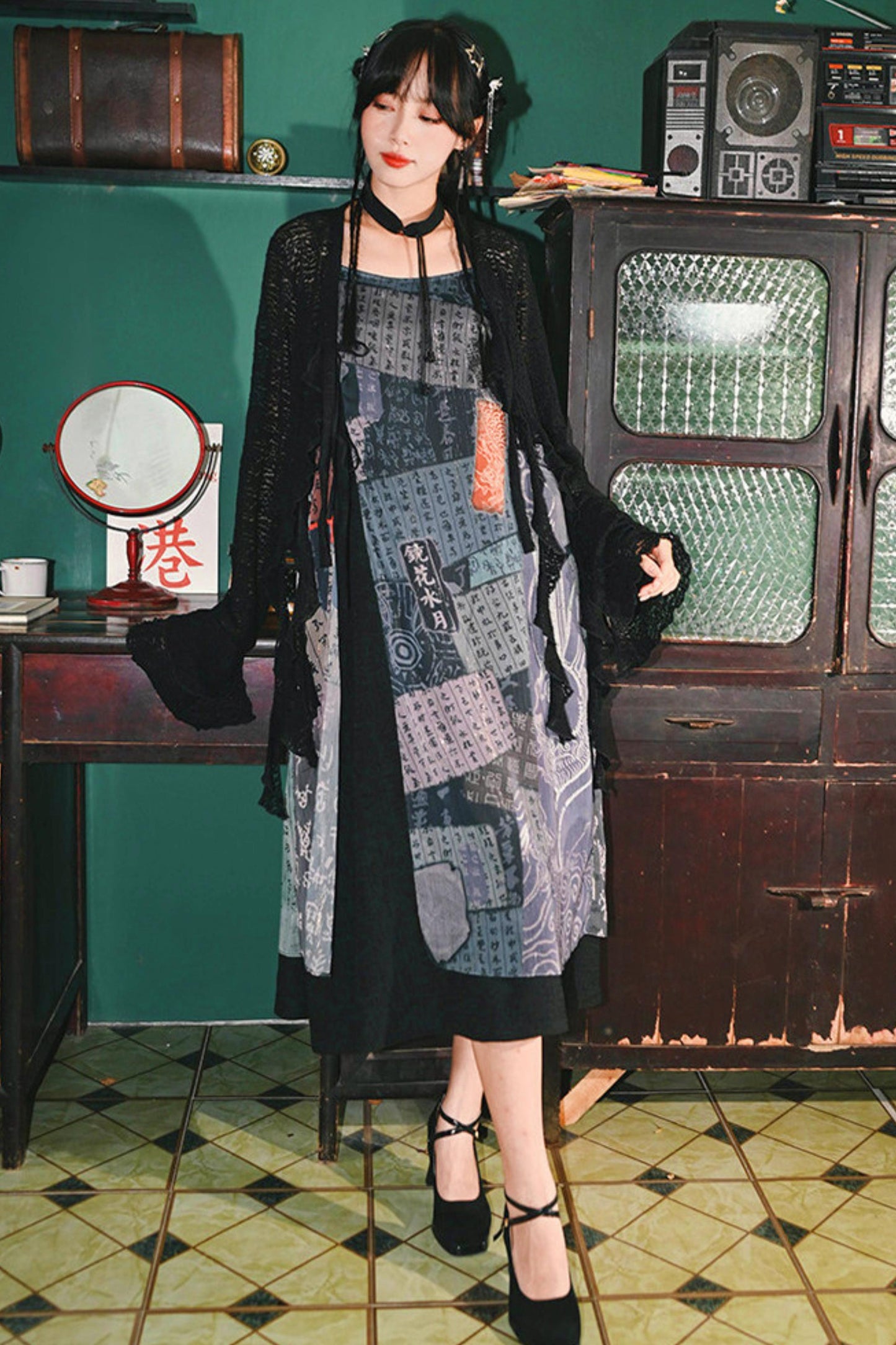 Dekadentes chinesisches transparentes Kleid