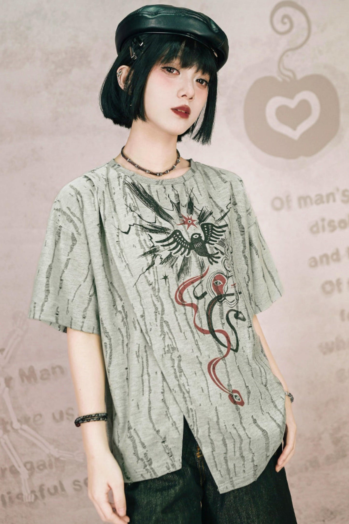 蛇と翼のサブカルTシャツ