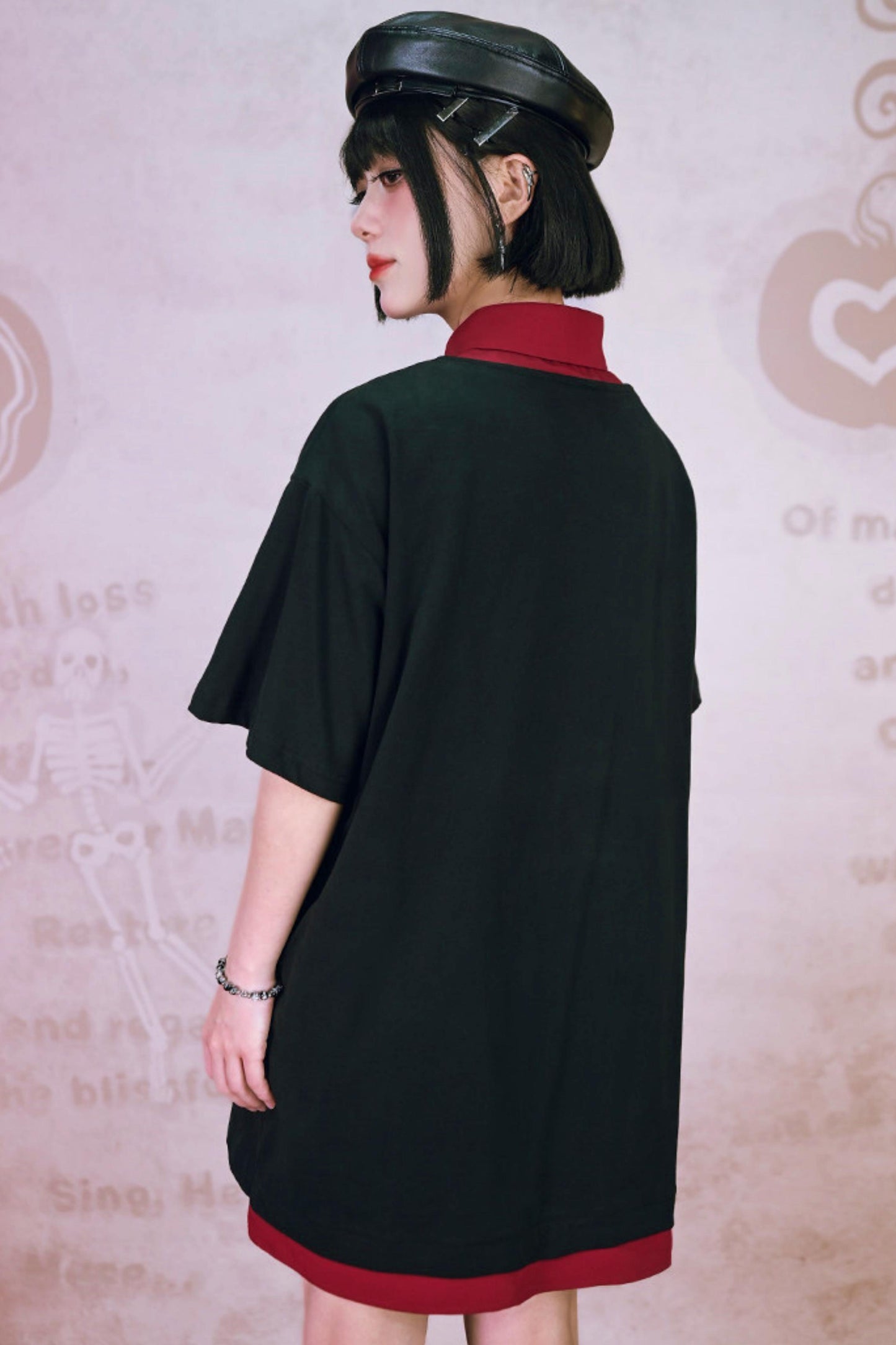 Dekadentes neogotisches T-Shirt-Kleid