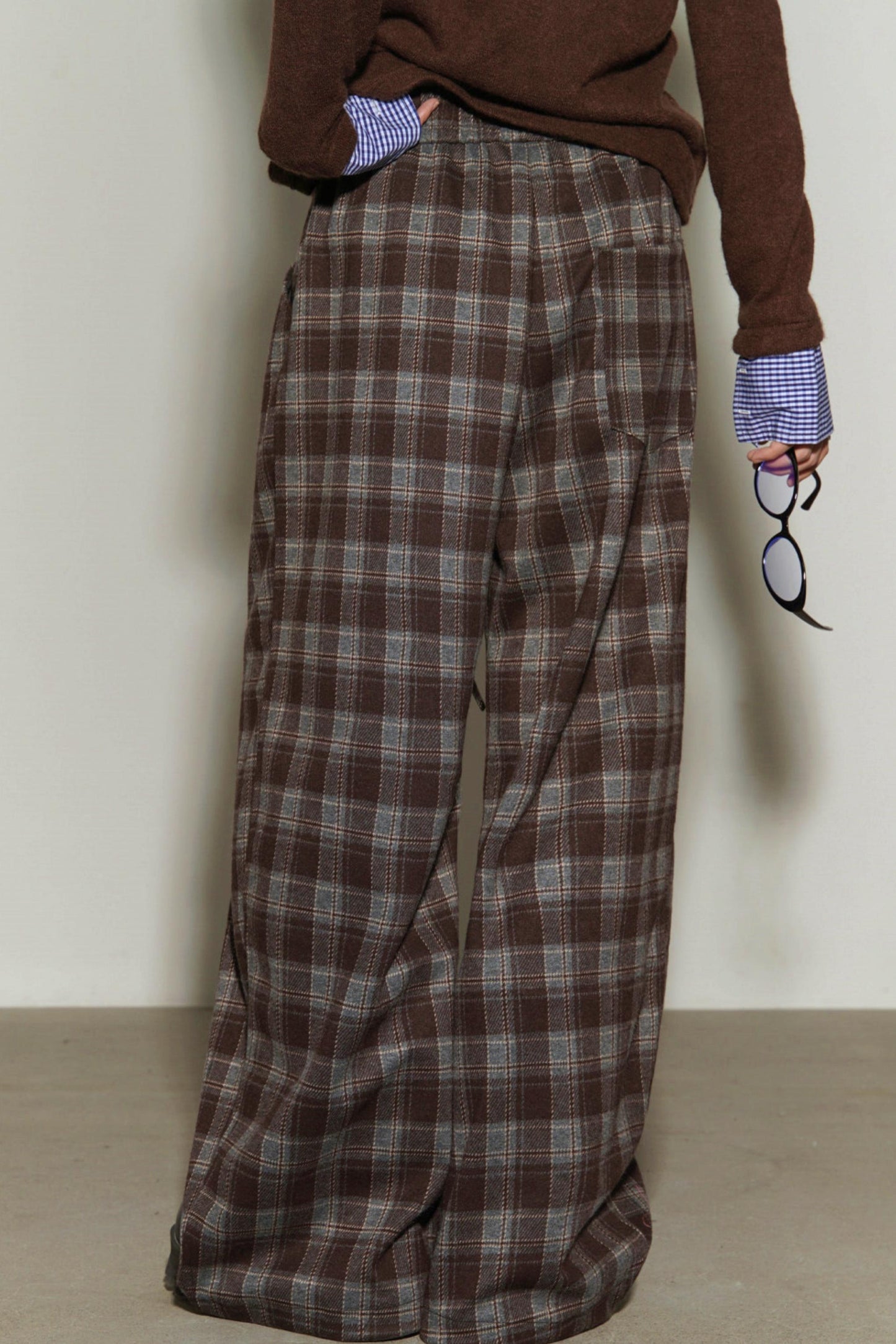 Pantalon à jambes larges et taille haute à carreaux