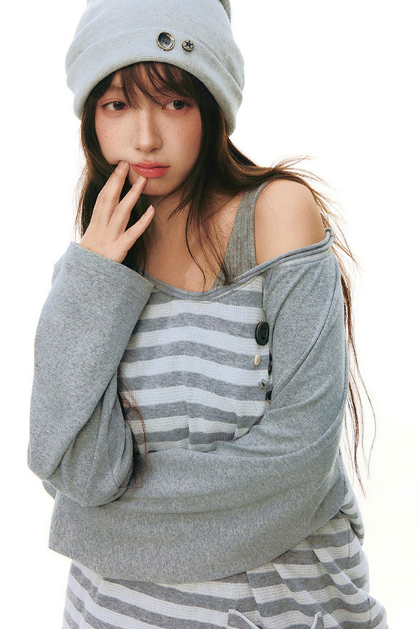 ボタンボーダーオフショルダートップス