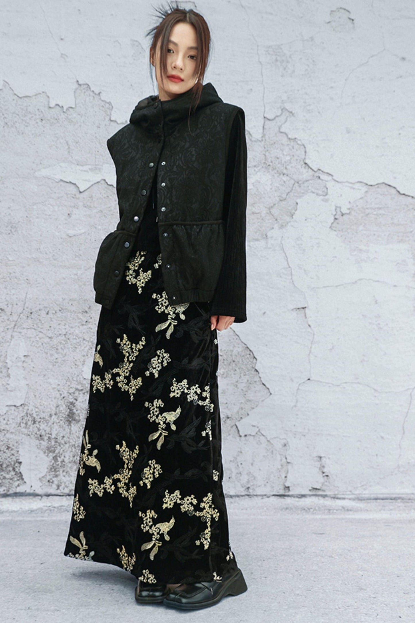 ブラックアンドゴールドベルベットスカート