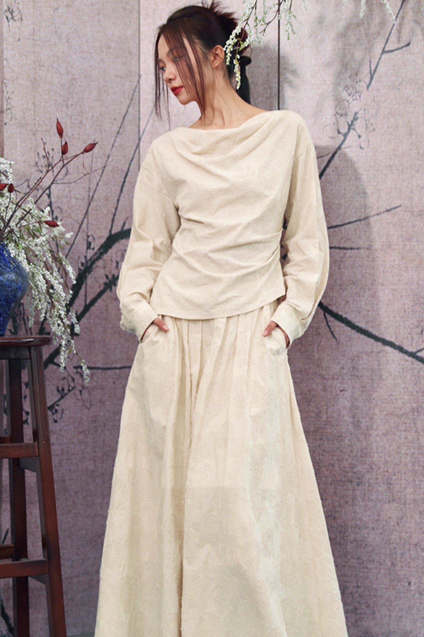 Ensemble élégant haut ample drapé en jacquard blanc cassé + jupe