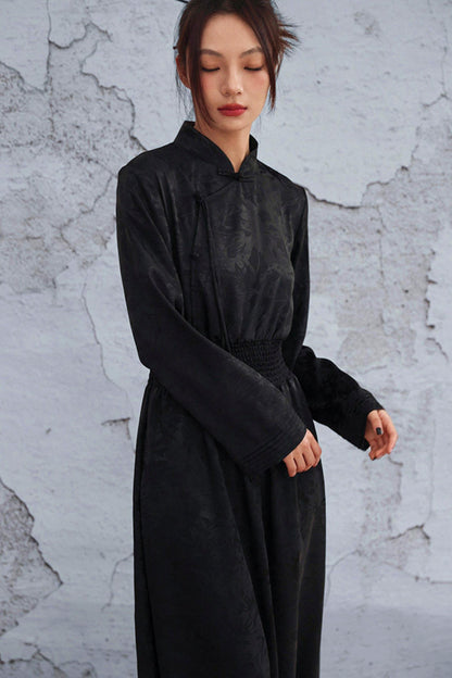 Kleid mit Jacquard-Taillenschnürung