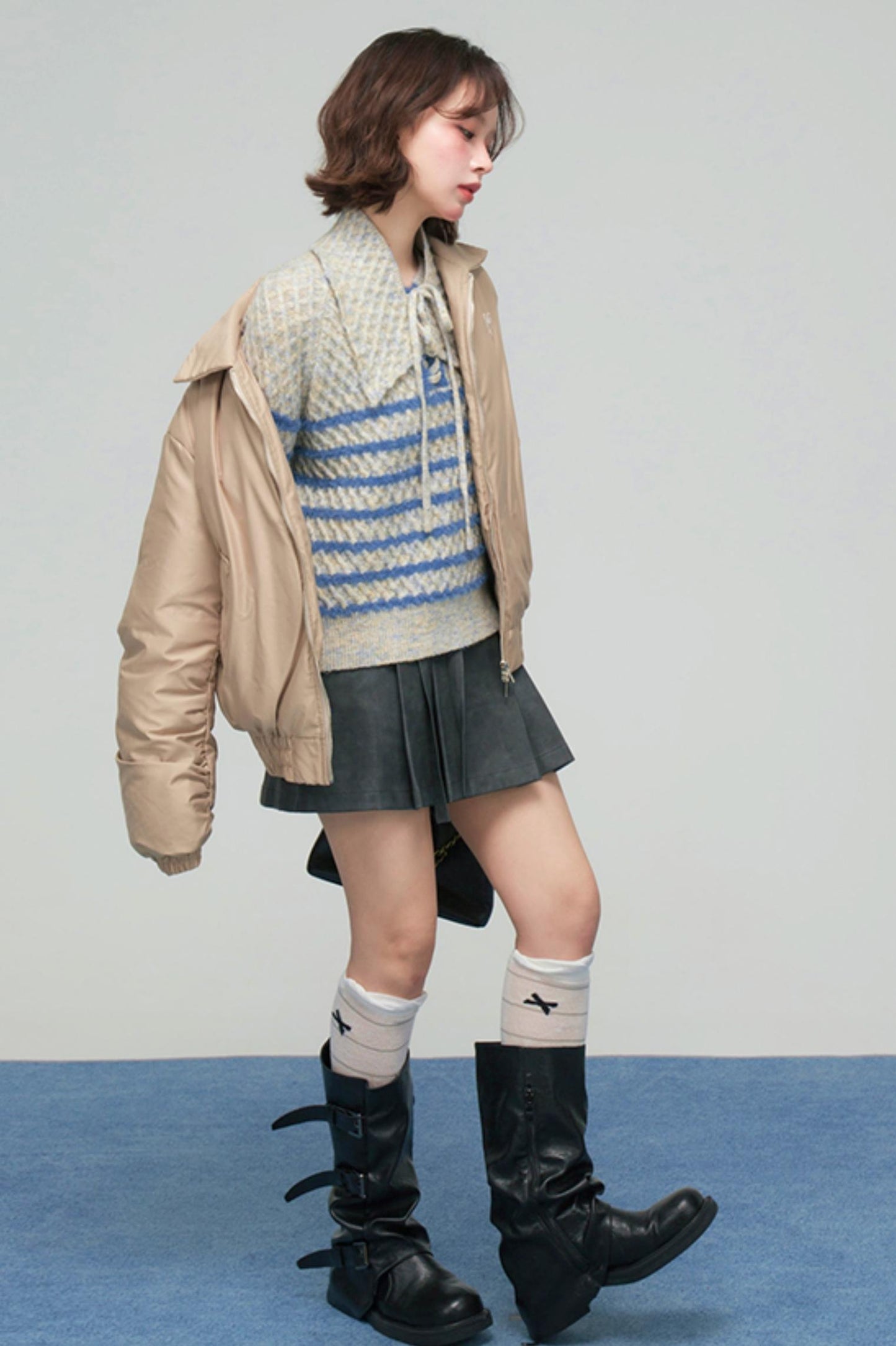 サテンコクーンダウンジャケット