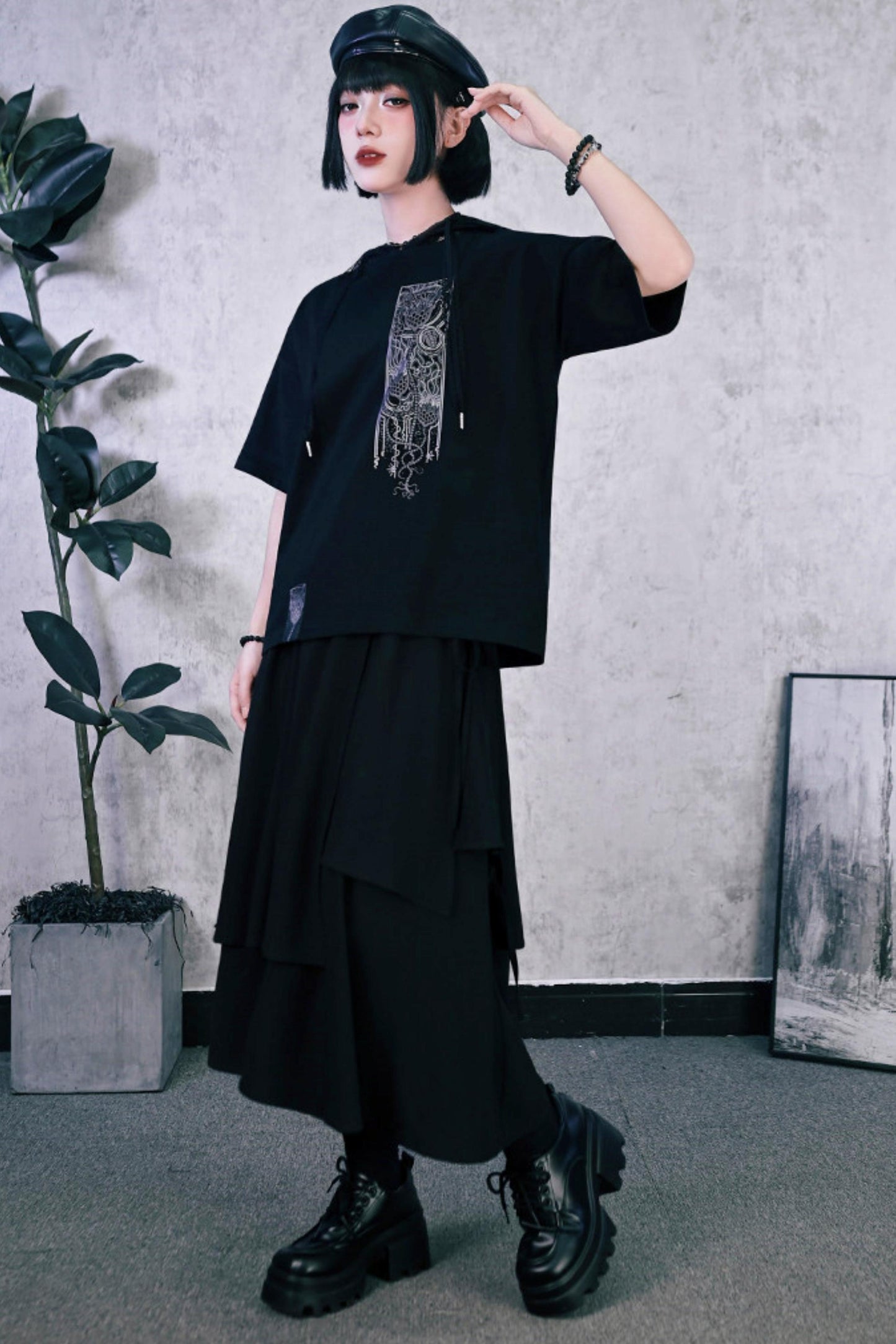 Dekadentes Oversize-T-Shirt im China-Stil