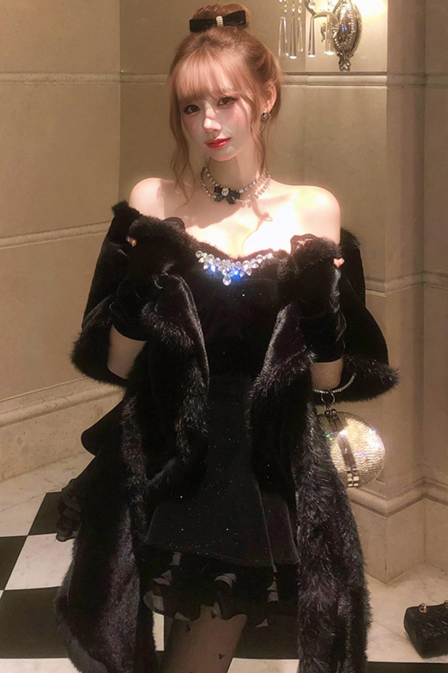 Sparkling Diamond Rhinestone Necklace