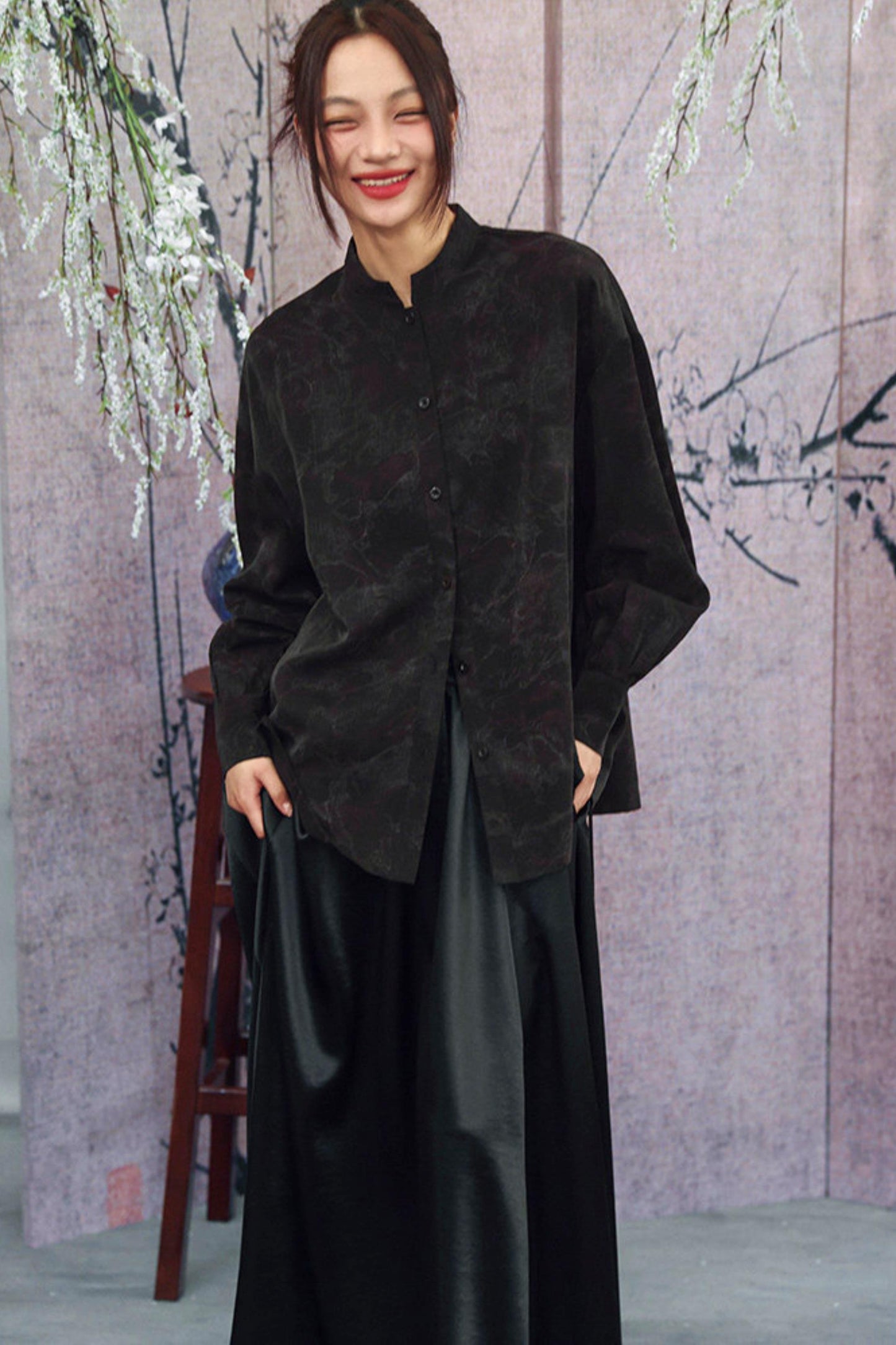 Camicia con colletto alla coreana sfumata nero scuro + pantaloni