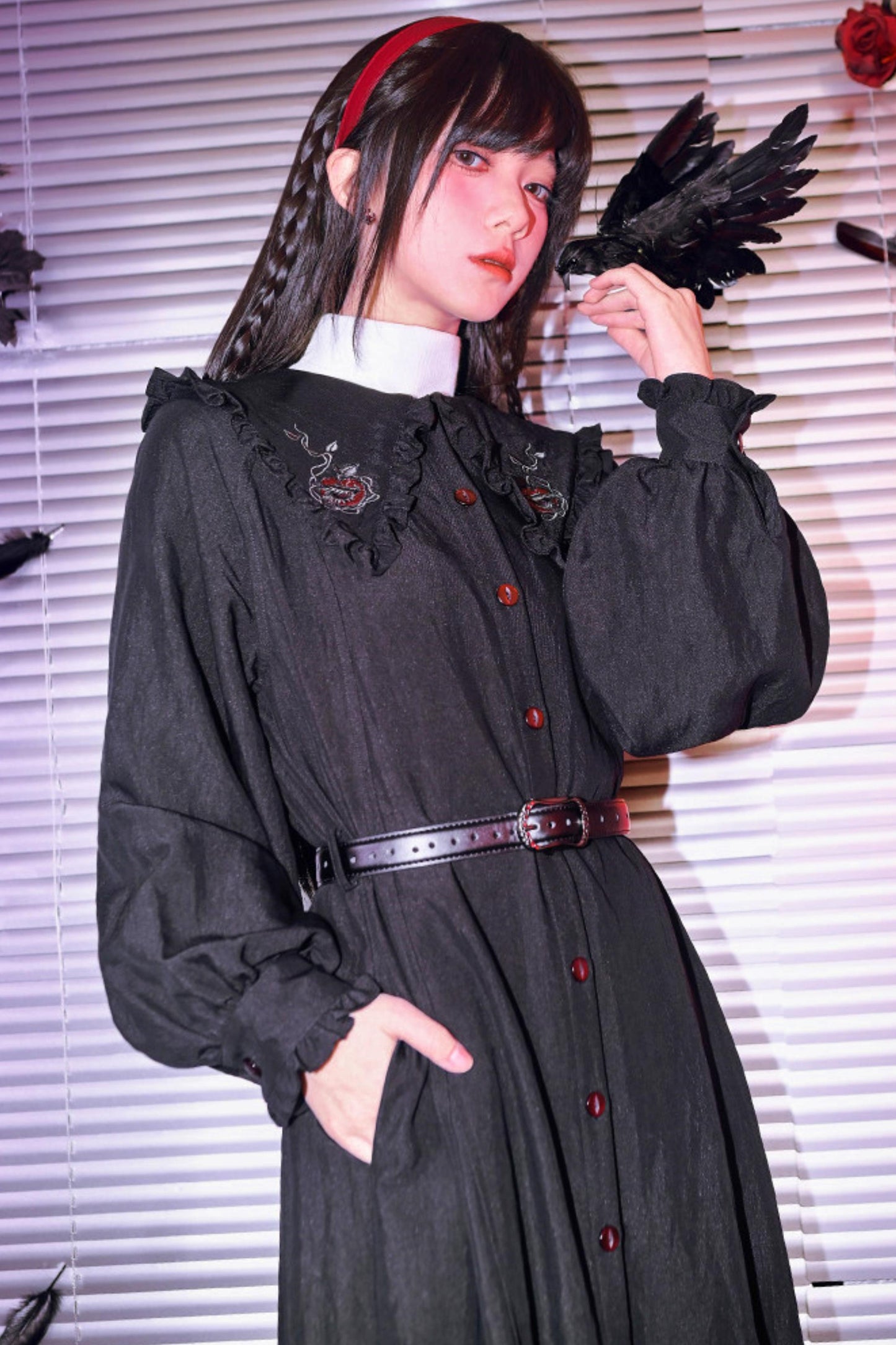 伊甸刺绣蕾丝连衣裙