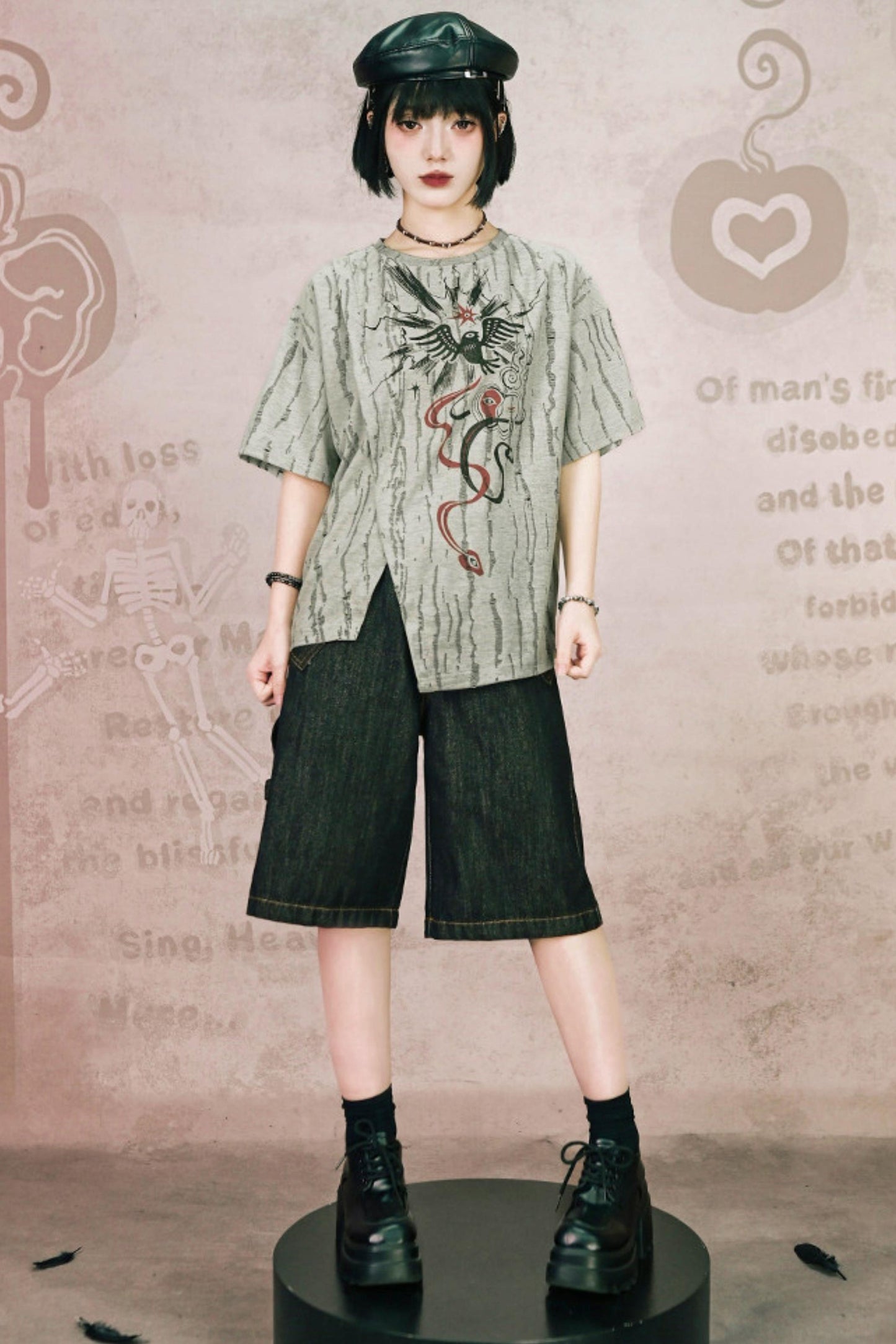 蛇と翼のサブカルTシャツ