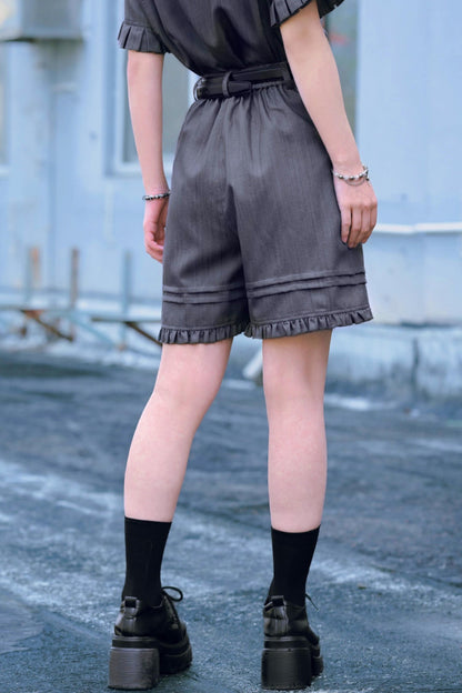 Rauchgraues Set im Uniformstil