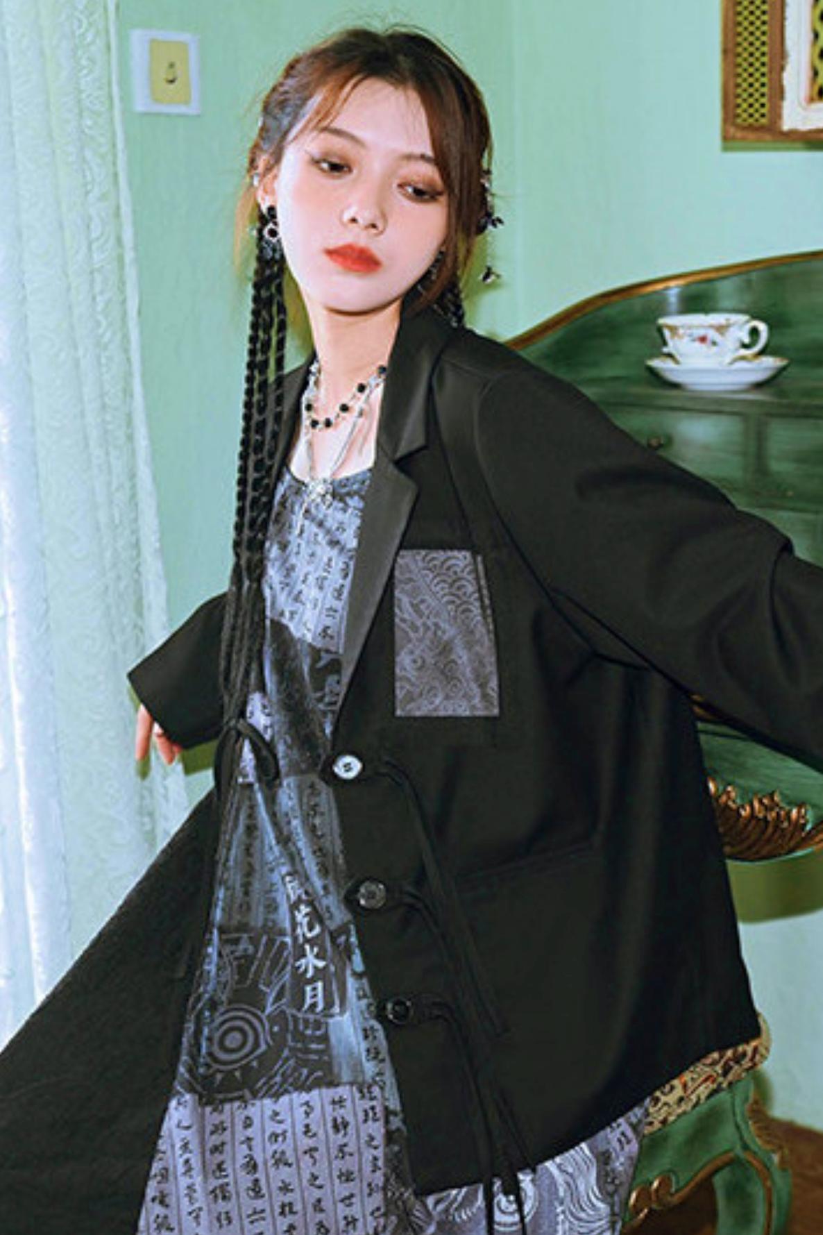 Dekadentes chinesisches transparentes Kleid