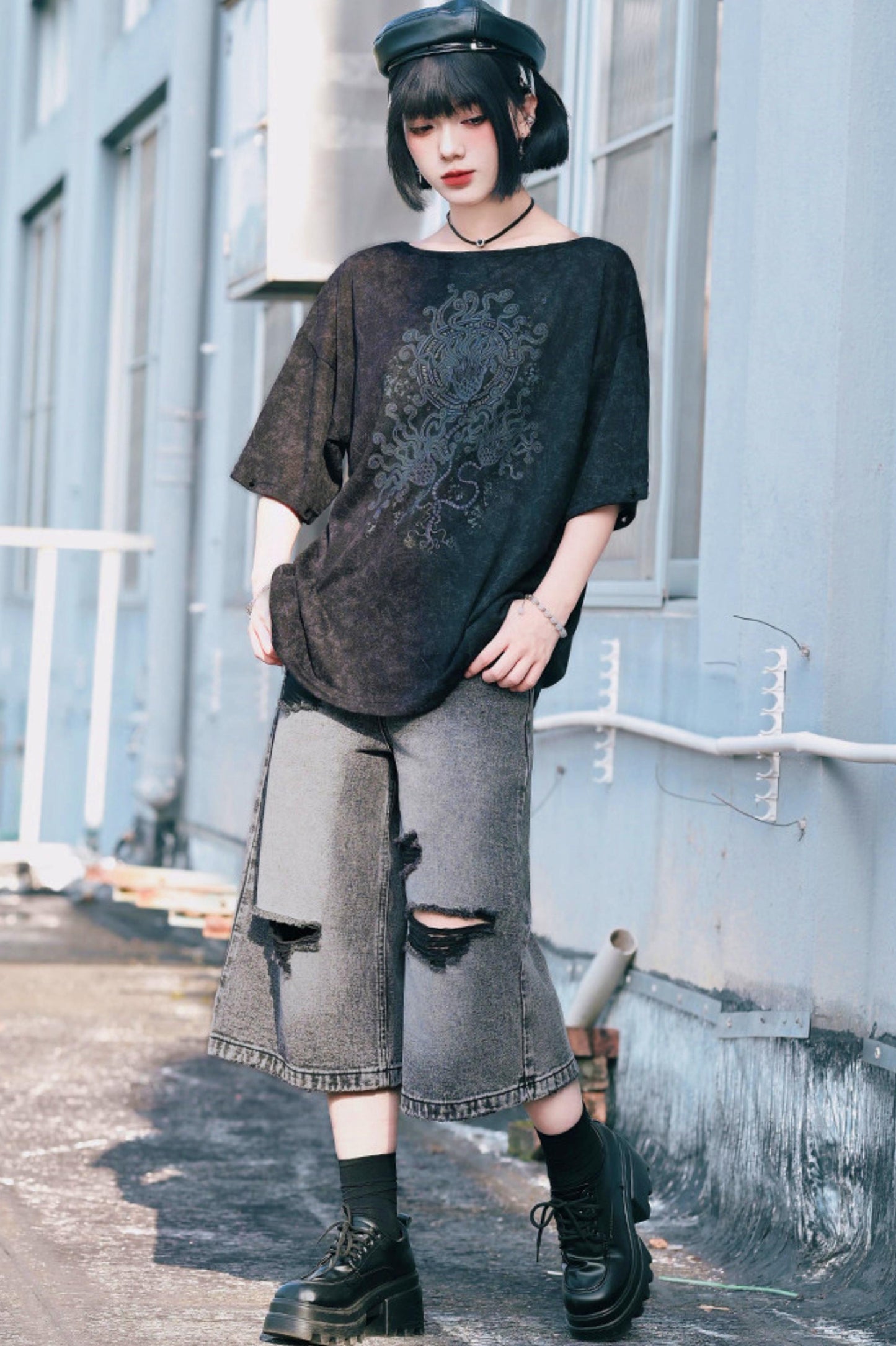 Ruins Street Distressed Denim Pants