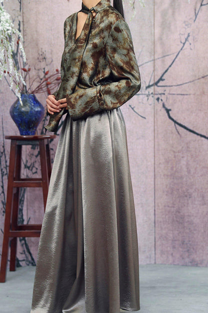 Silbergrau-Metallic-Satinbluse