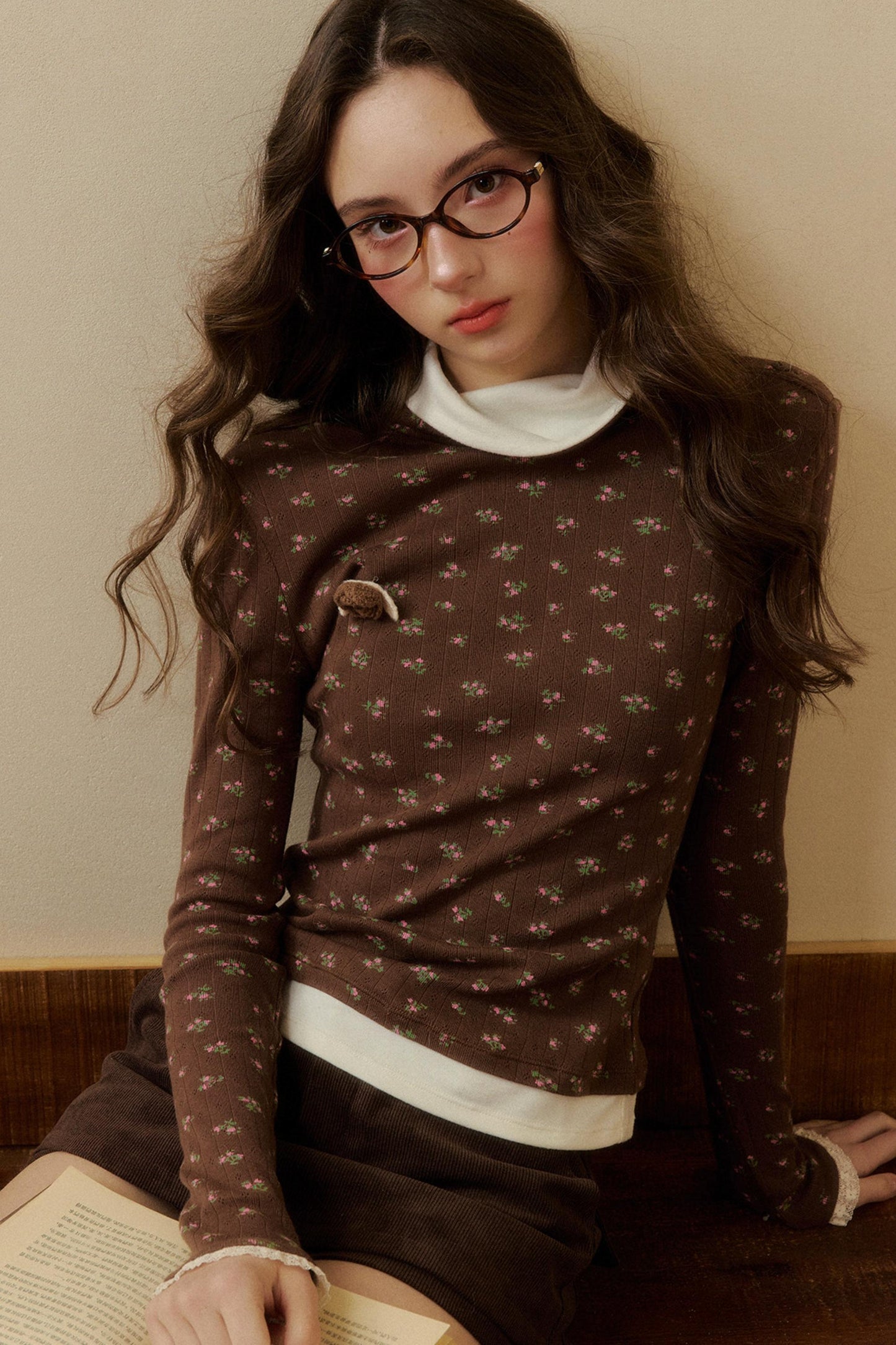 フローラルタイトタートルネックトップス