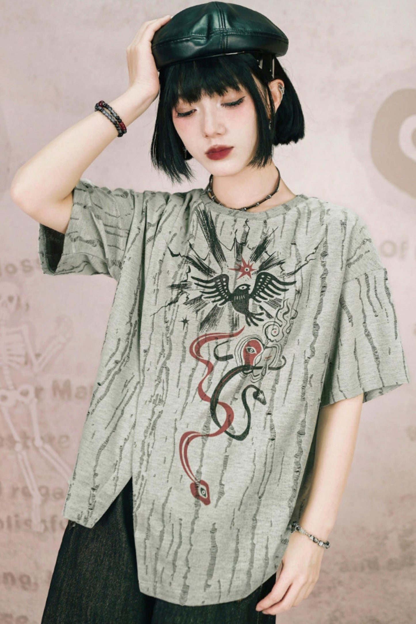 蛇と翼のサブカルTシャツ