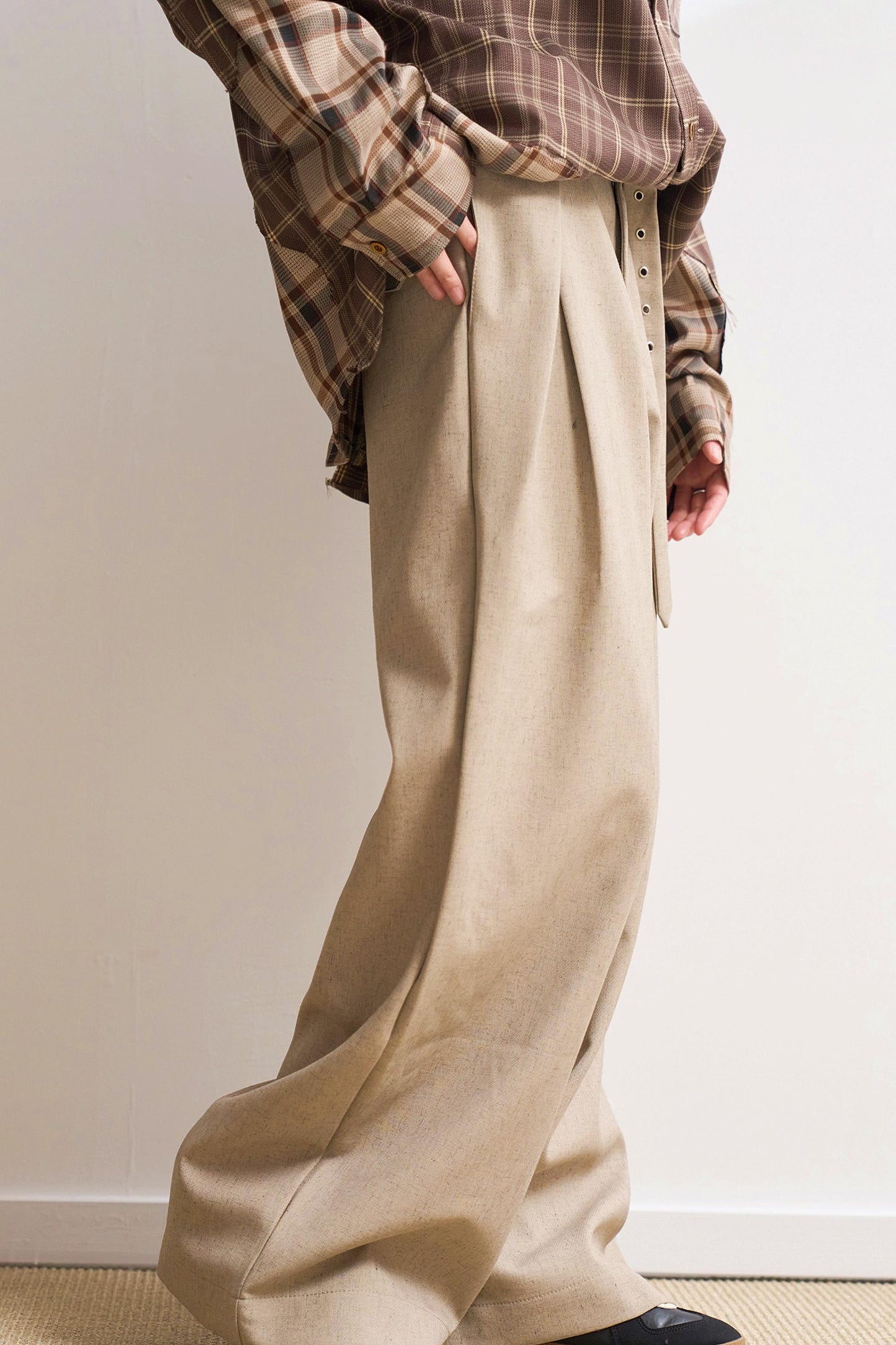 ミニマルワイドレッグソリッドパンツ