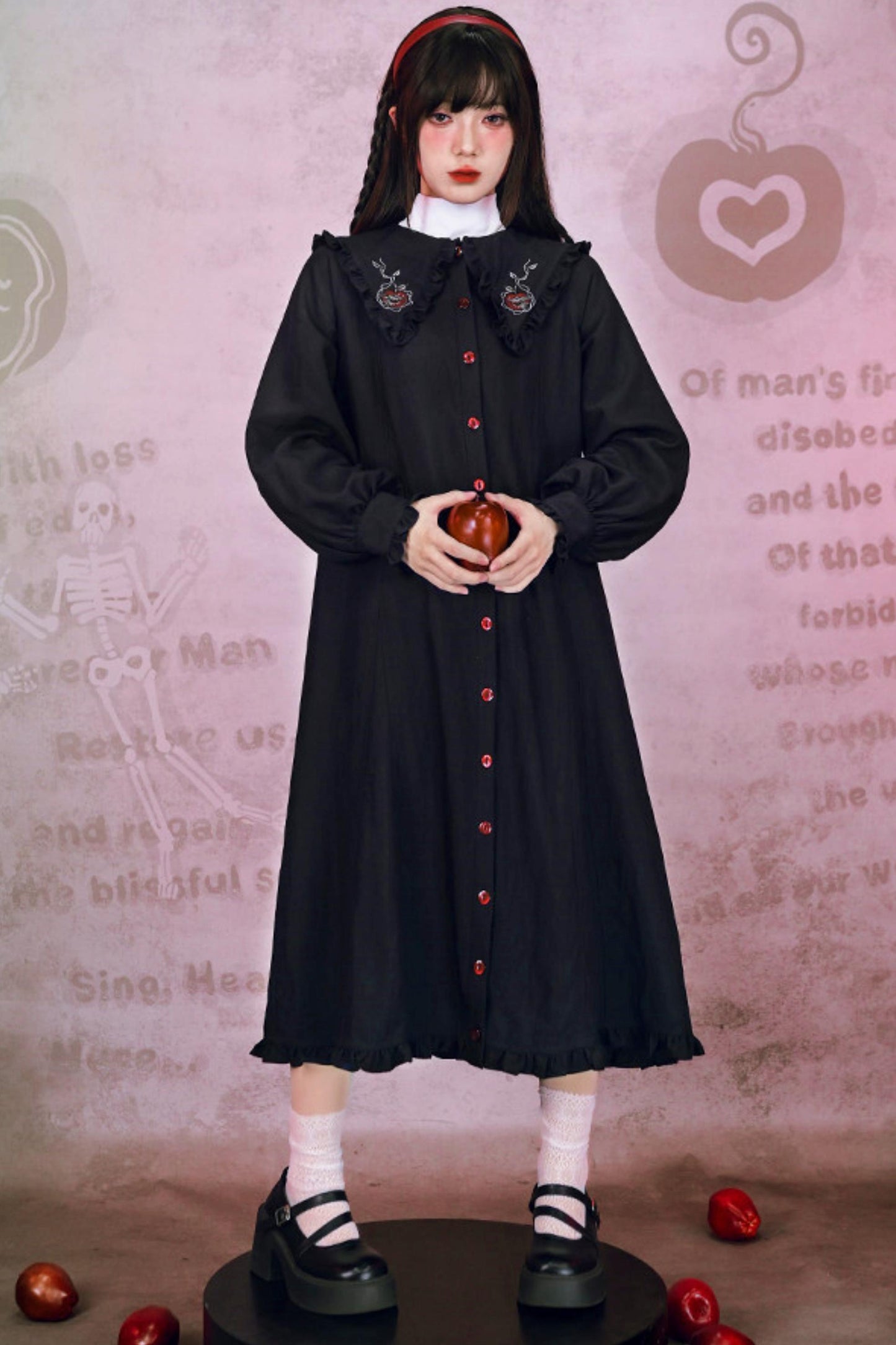 伊甸刺绣蕾丝连衣裙