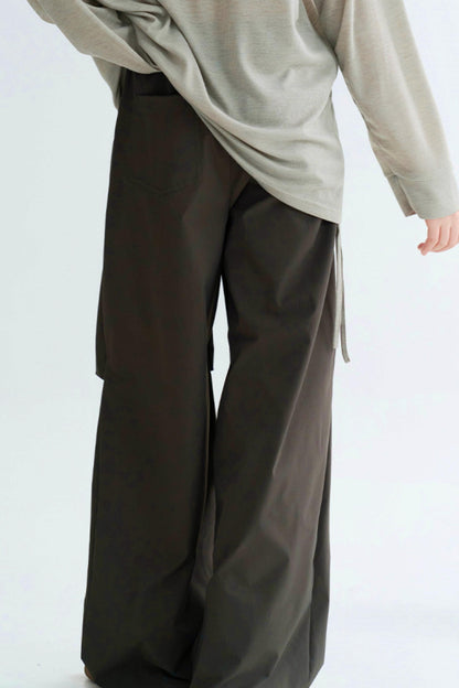 カジュアルニーディテールカーゴパンツ