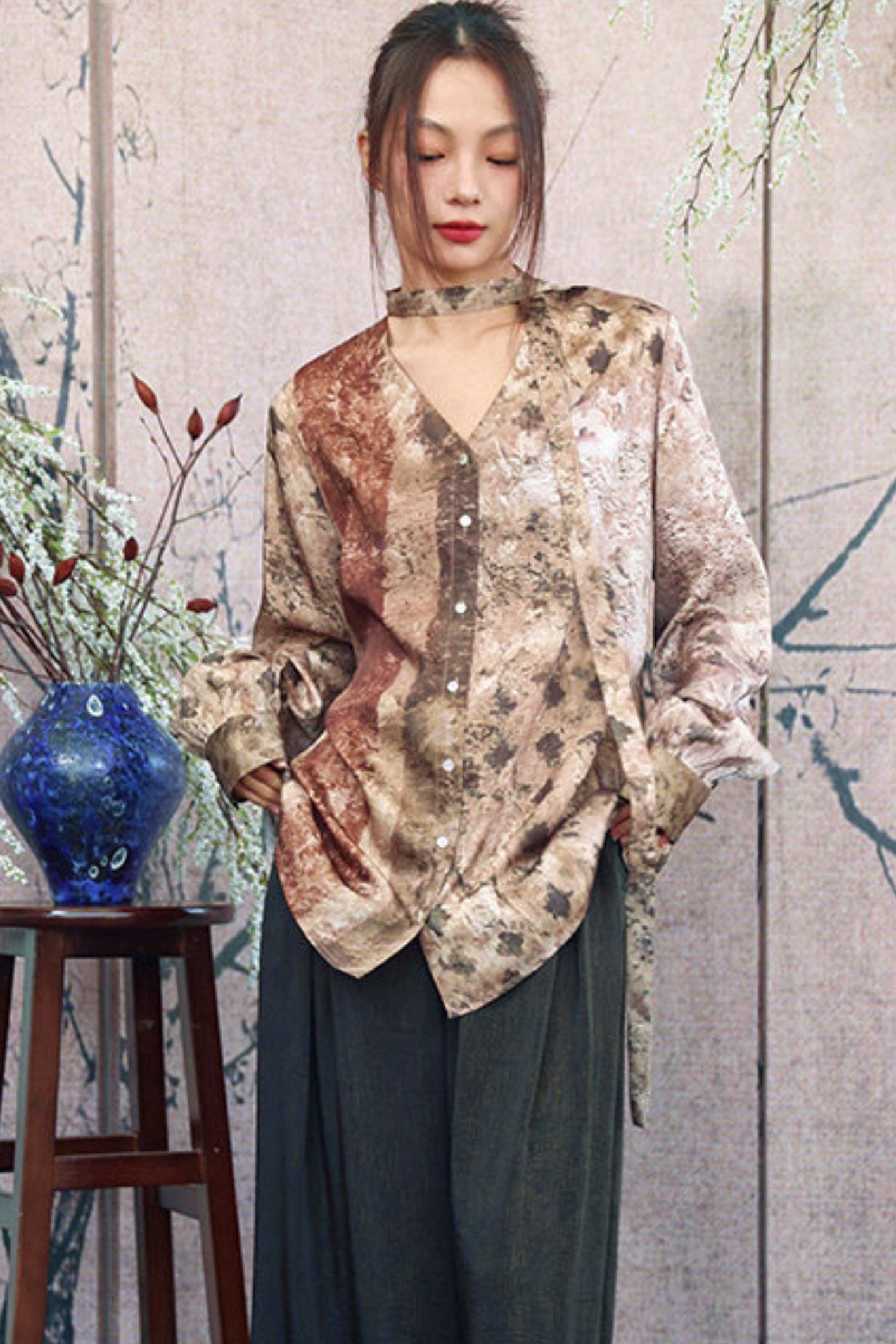 Retro Art Print Satin Choker Blouse