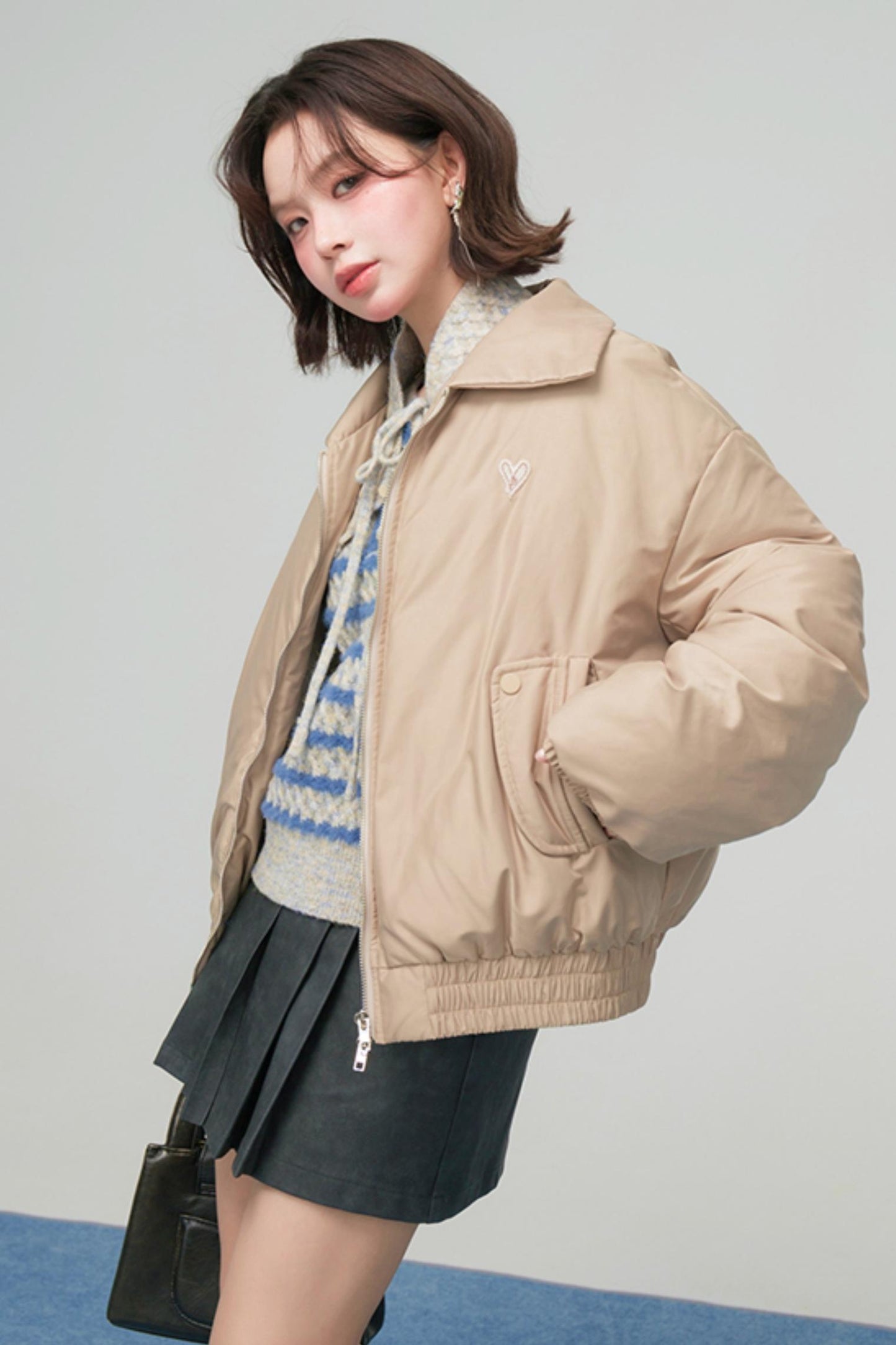 サテンコクーンダウンジャケット