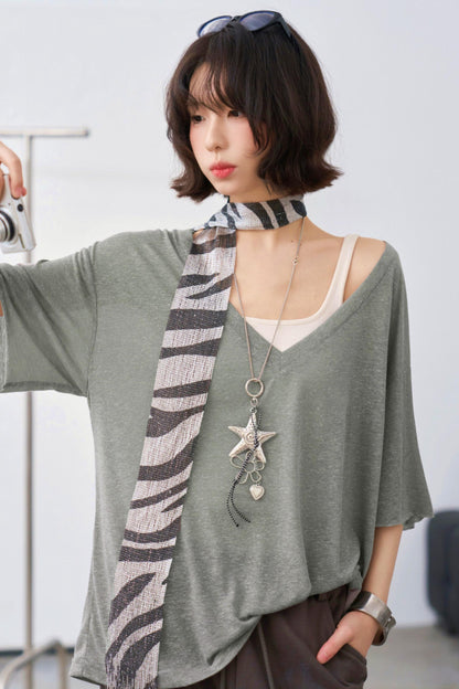 Loose Neck Design Top