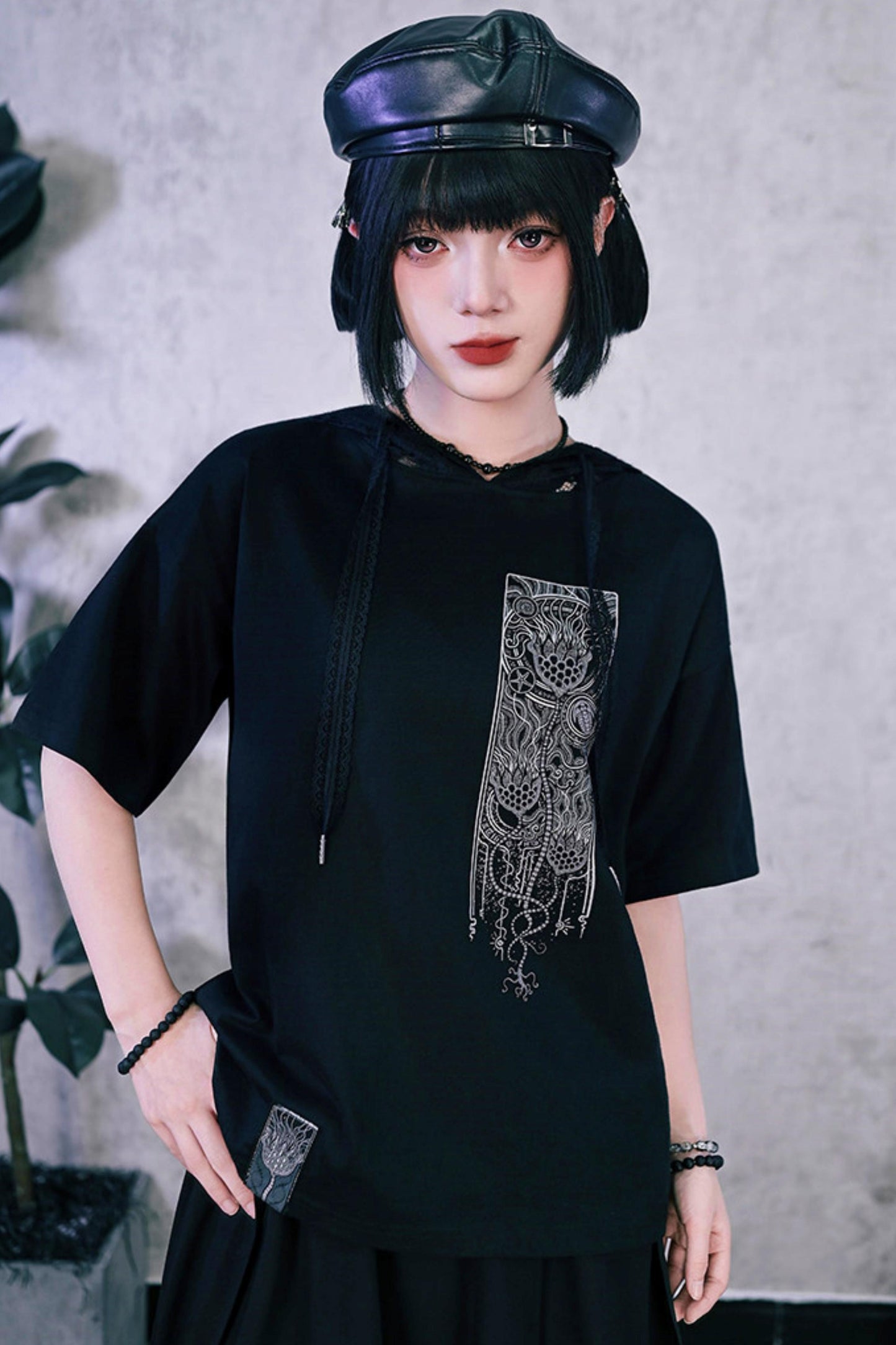 Dekadentes Oversize-T-Shirt im China-Stil