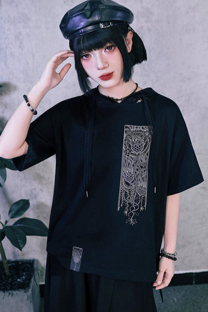 Dekadentes Oversize-T-Shirt im China-Stil