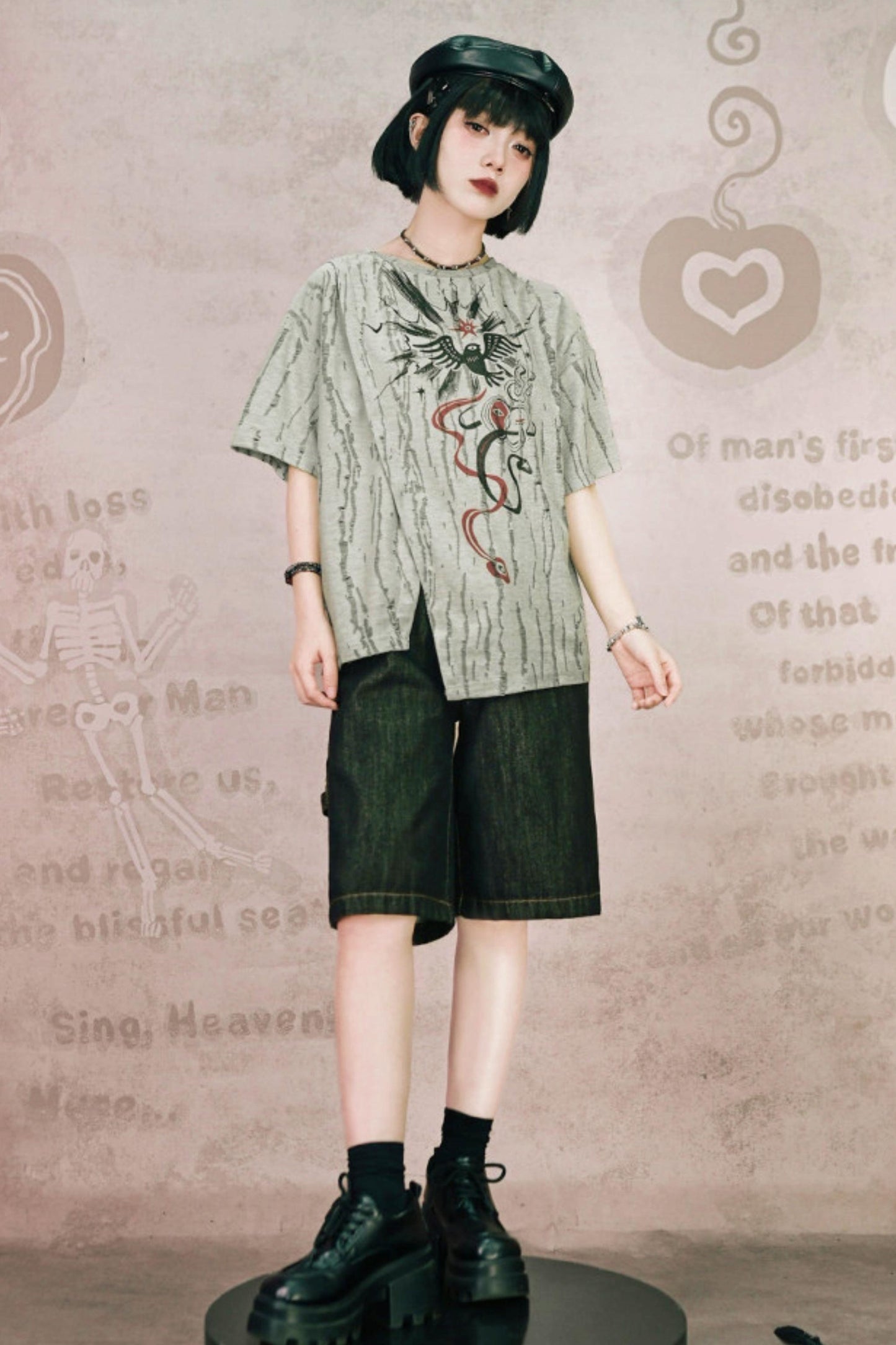 蛇と翼のサブカルTシャツ