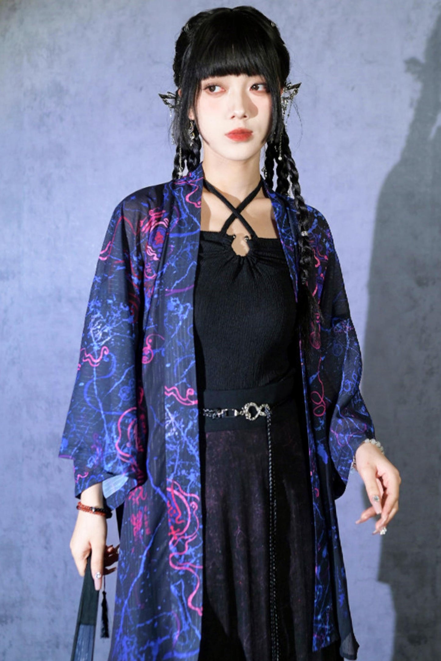 黑色纹理吊带背心