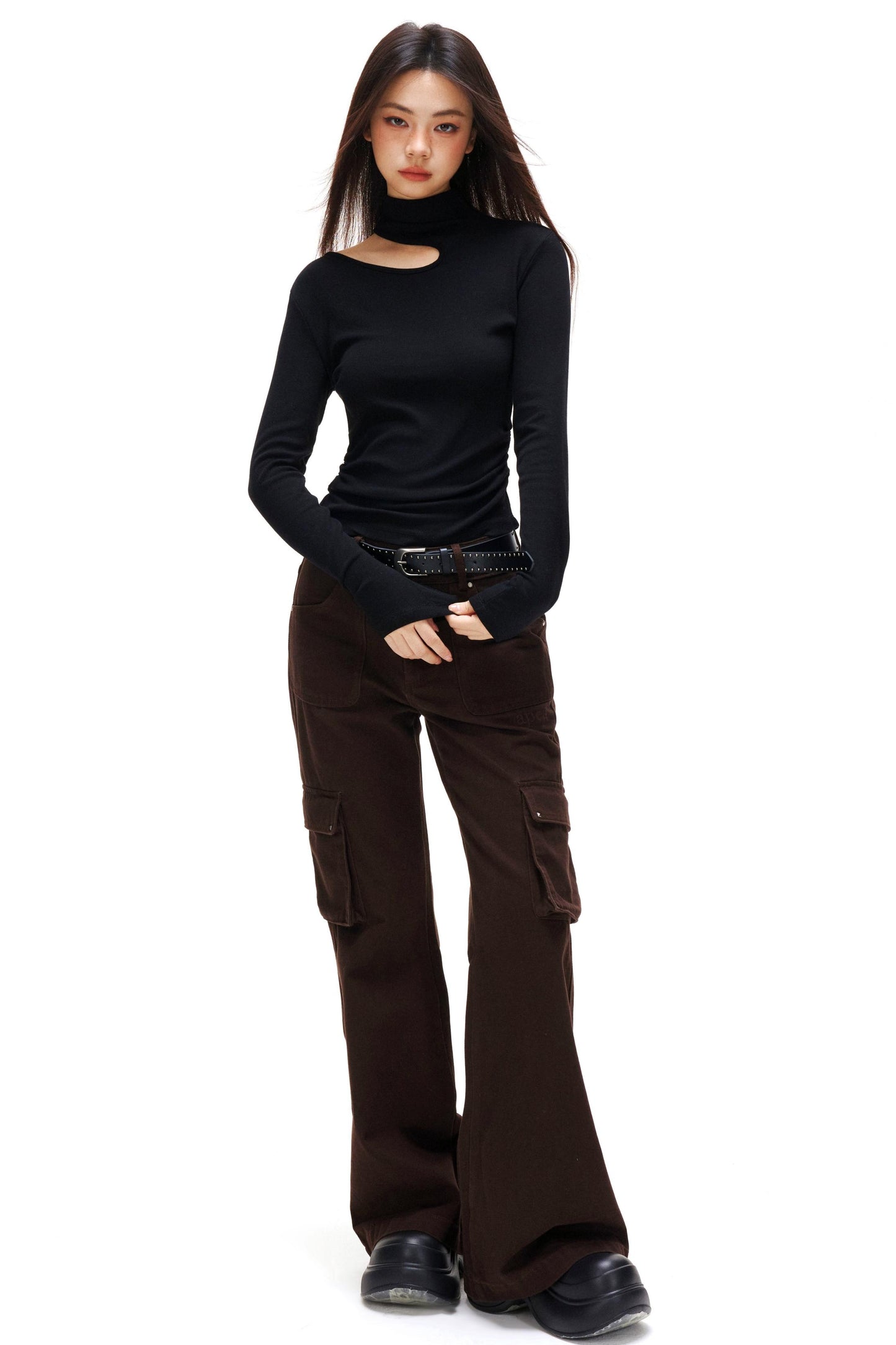 カットデザインタートルネックトップス